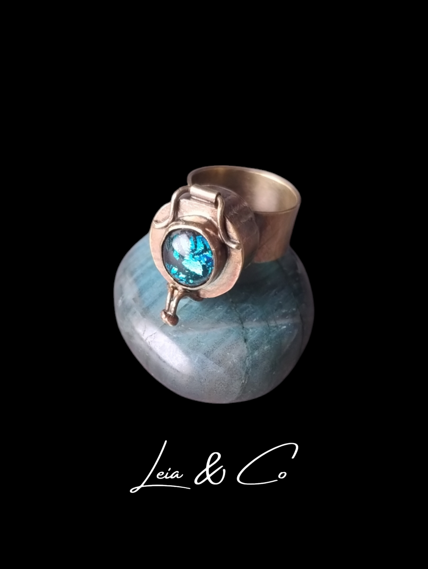 Bague à poison Leia and Co