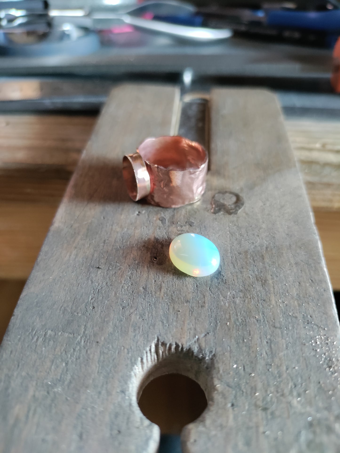 Bague laiton réticulé effet froissé avec opalite LEIA&CO
