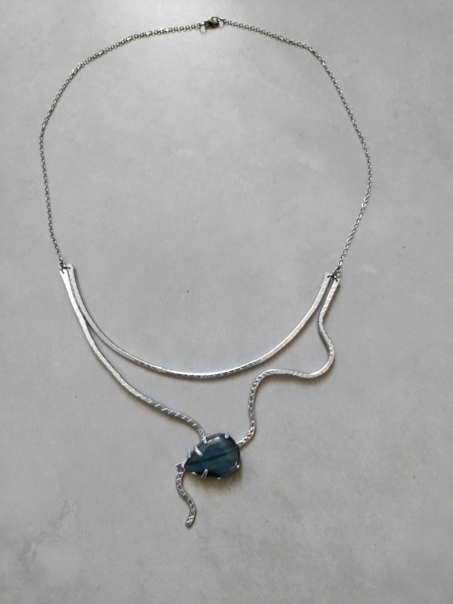 Collier parure Serpent Labradorite naturelle LEIA&CO