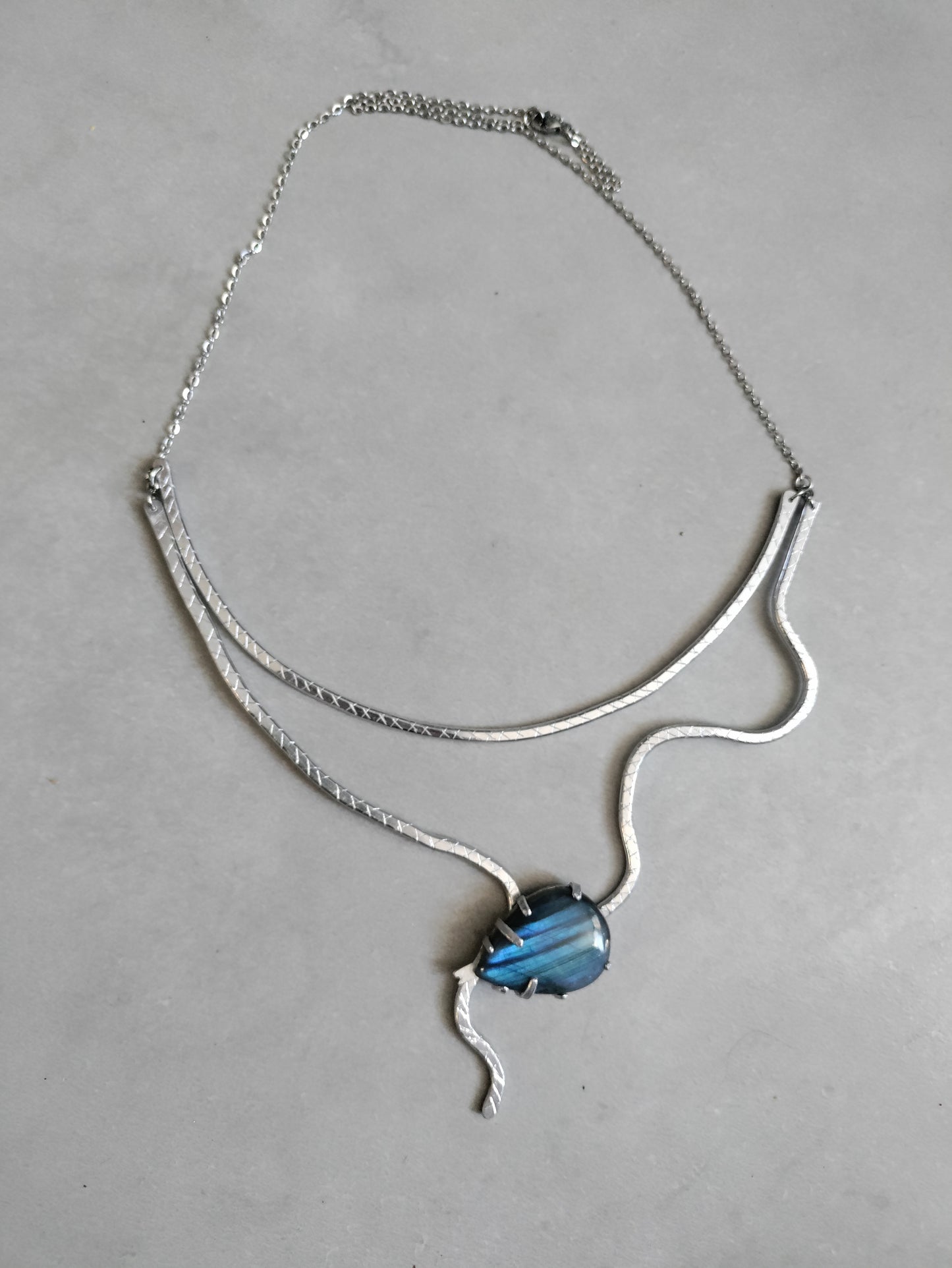 Collier parure Serpent Labradorite naturelle LEIA&CO