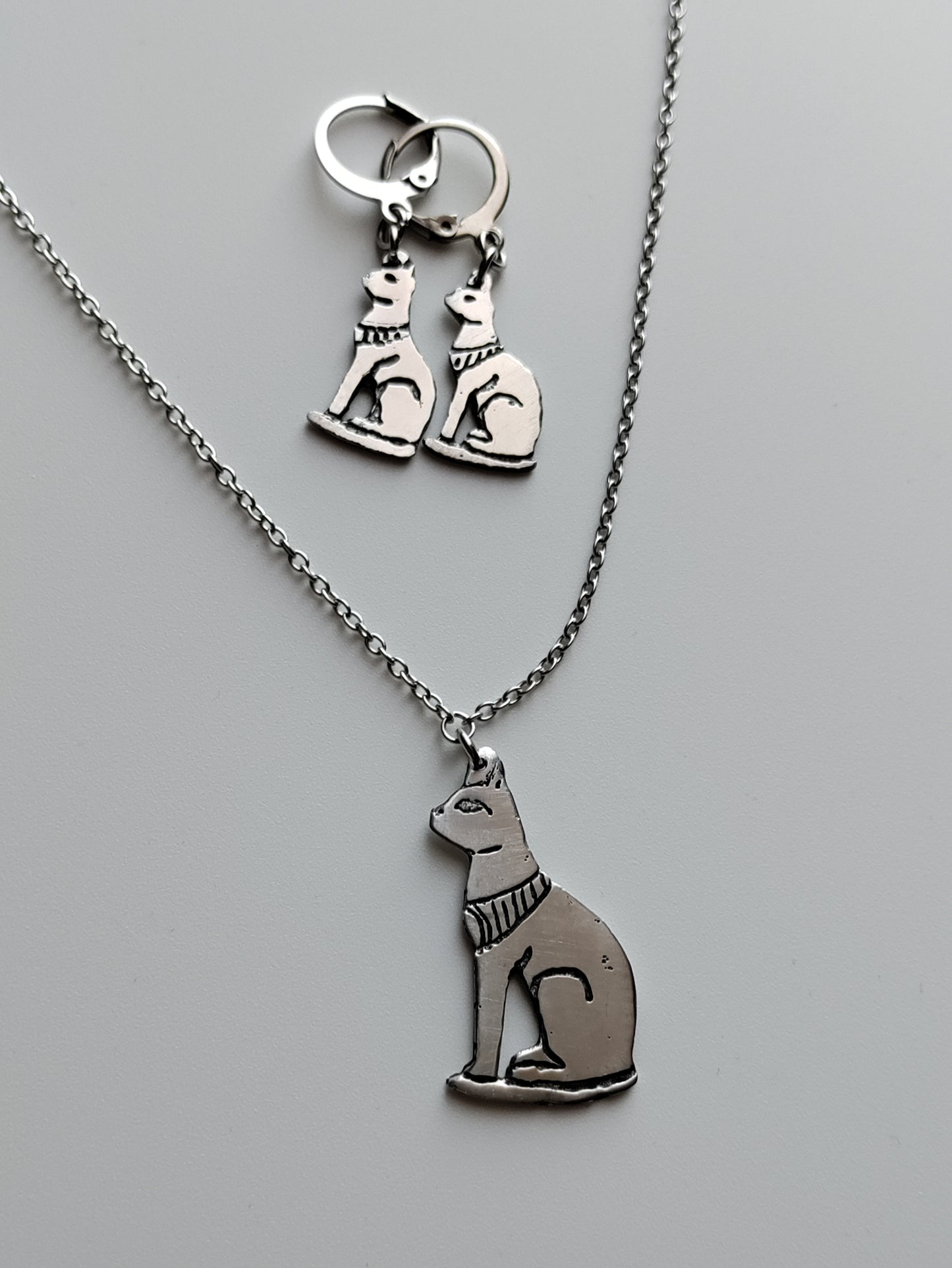 Parure collier et boucles d'oreilles Bastet déesse chat égyptien LEIA&CO