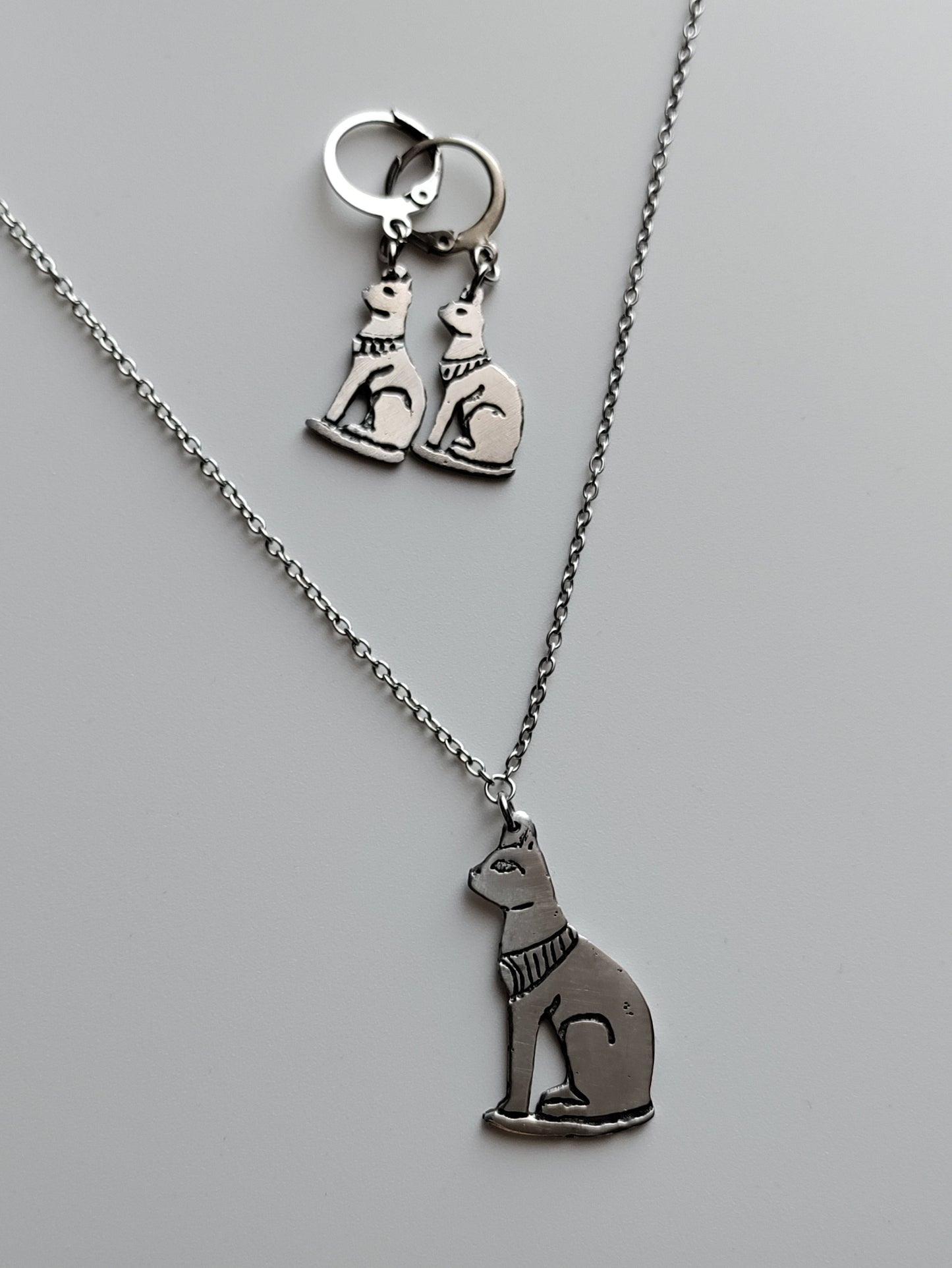 Parure collier et boucles d'oreilles Bastet déesse chat égyptien LEIA&CO
