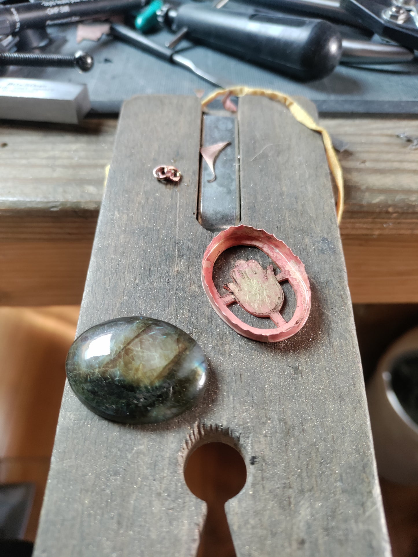 Collier Khamsa avec Labradorite verte LEIA&CO