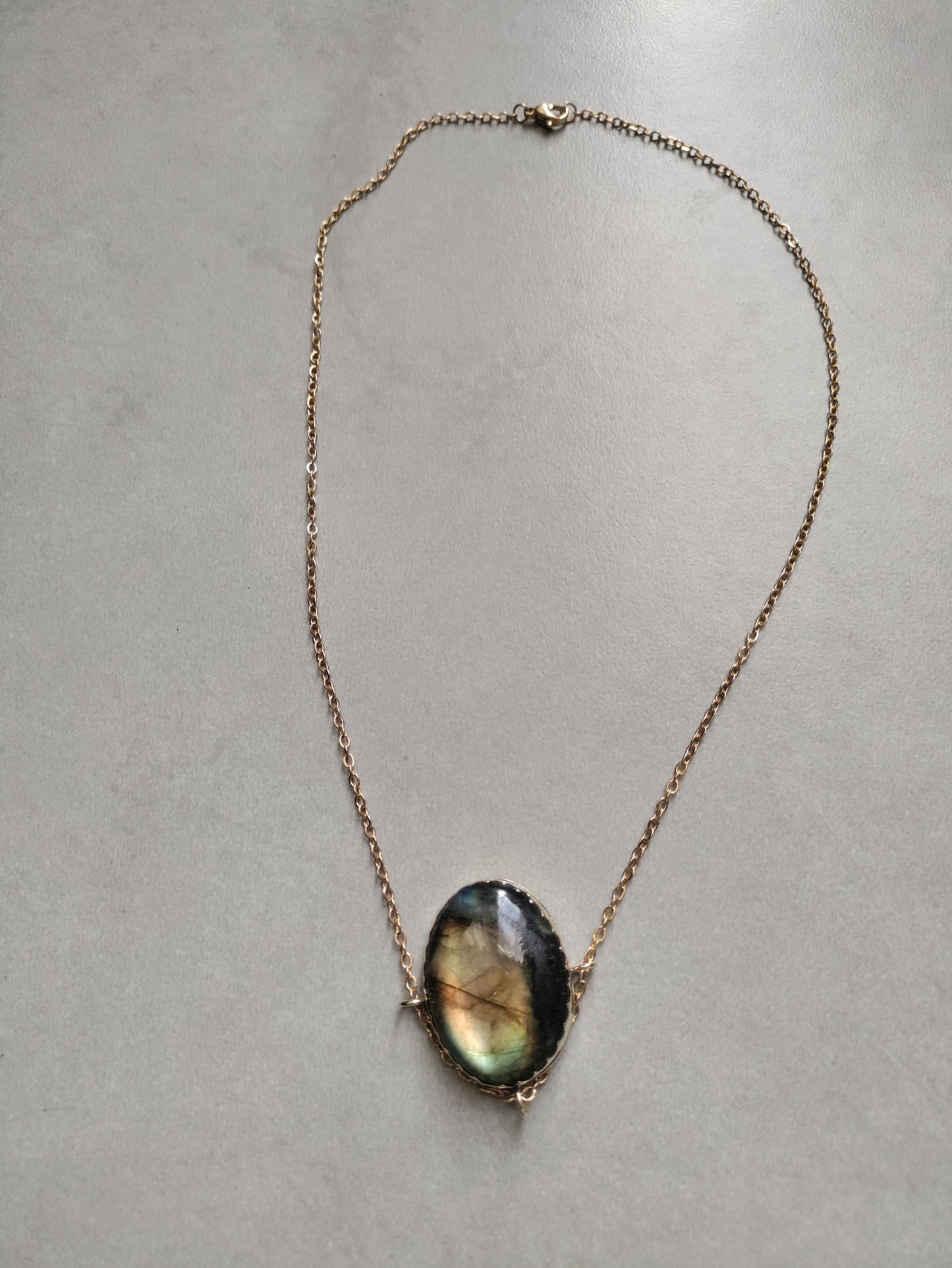 Collier Khamsa avec Labradorite verte LEIA&CO