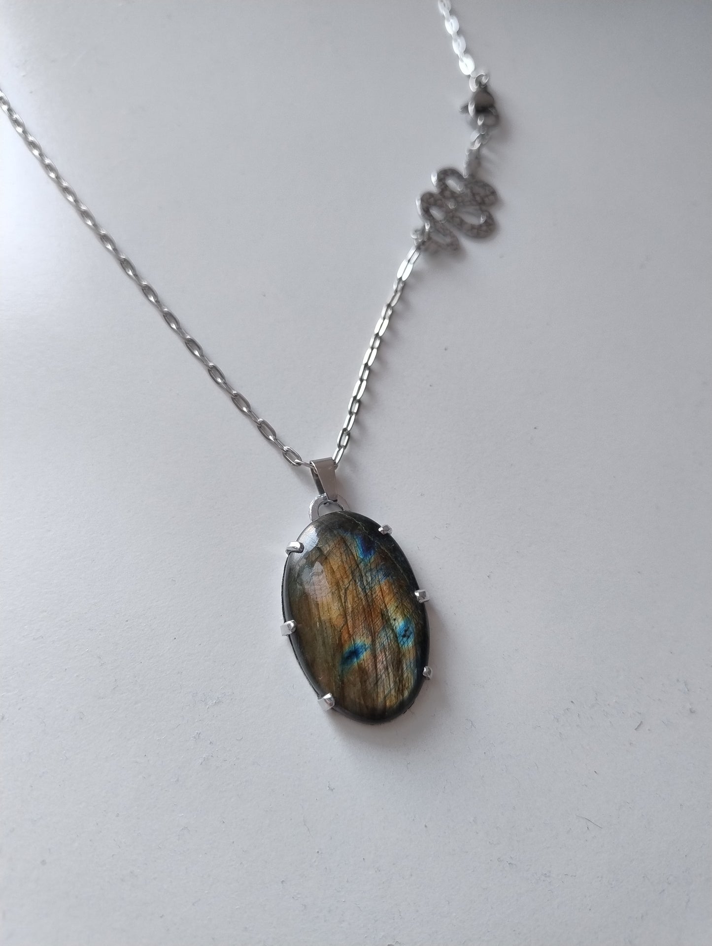 Collier serpent et Labradorite verte et marron LEIA&CO