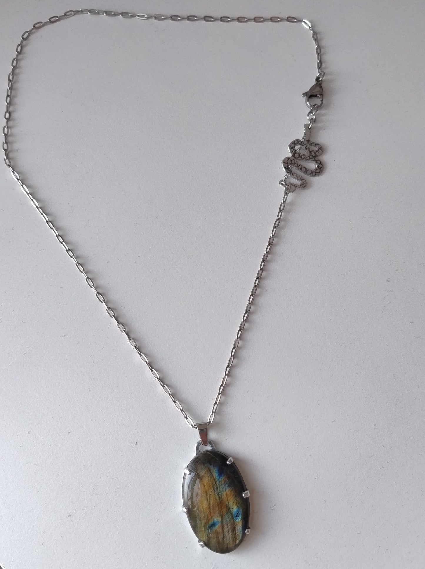 Collier serpent et Labradorite verte et marron LEIA&CO