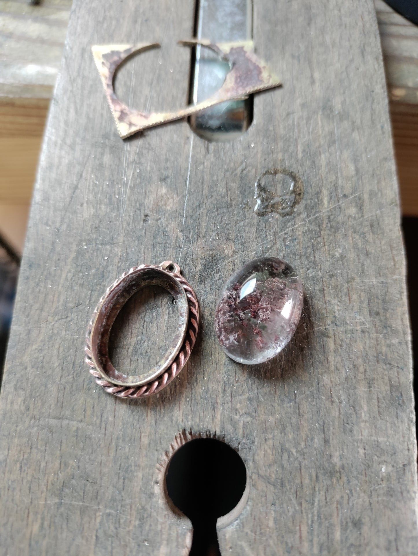 Pendentif doré avec agate mousse rose et verte LEIA&CO