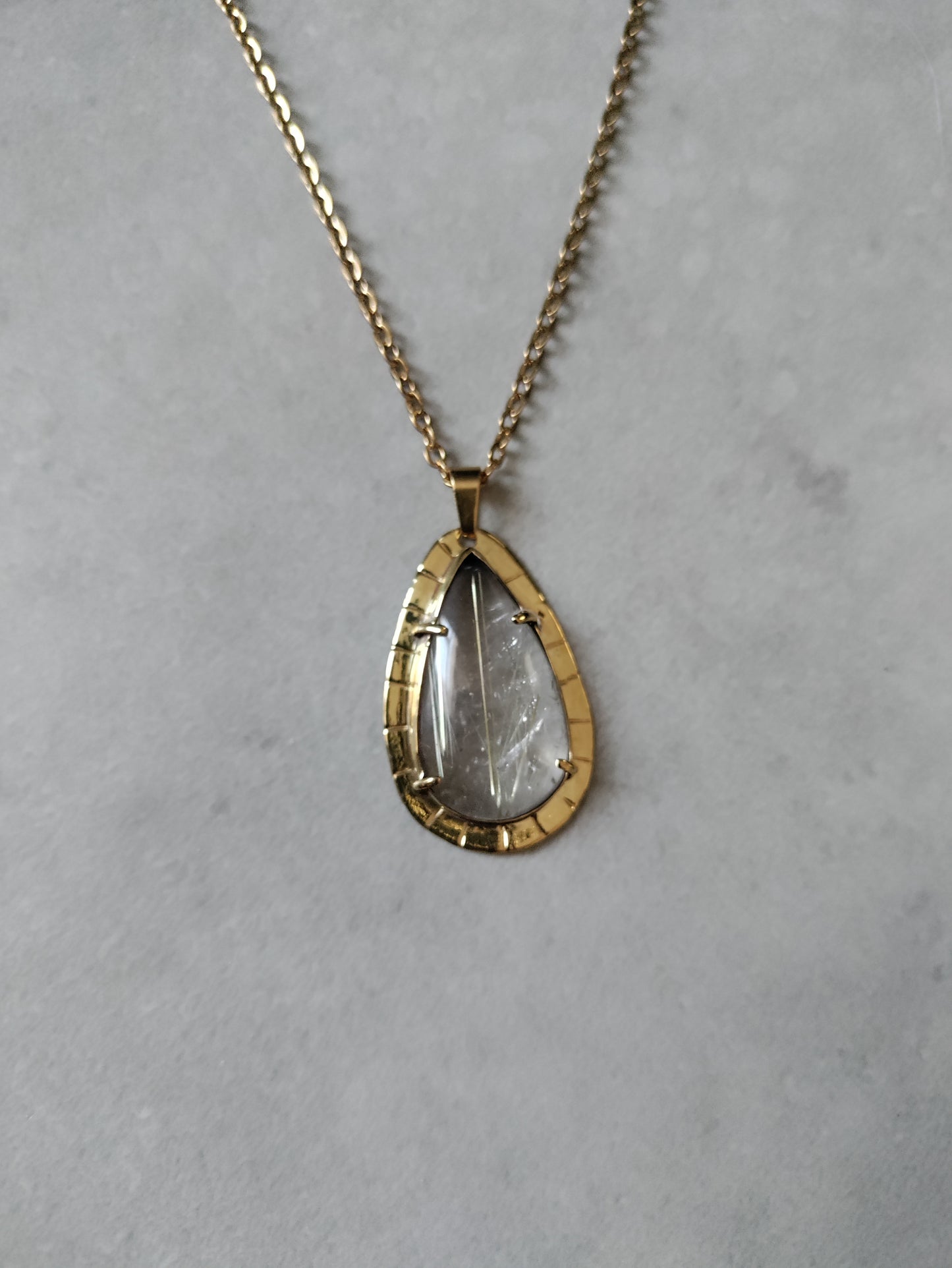 Golden rutilated quartz necklace LEIA&CO