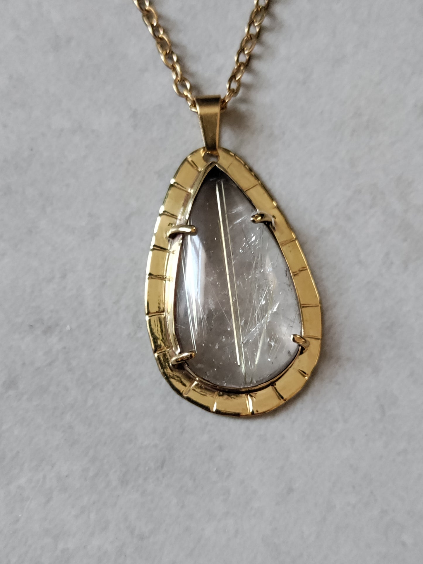 Golden rutilated quartz necklace LEIA&CO