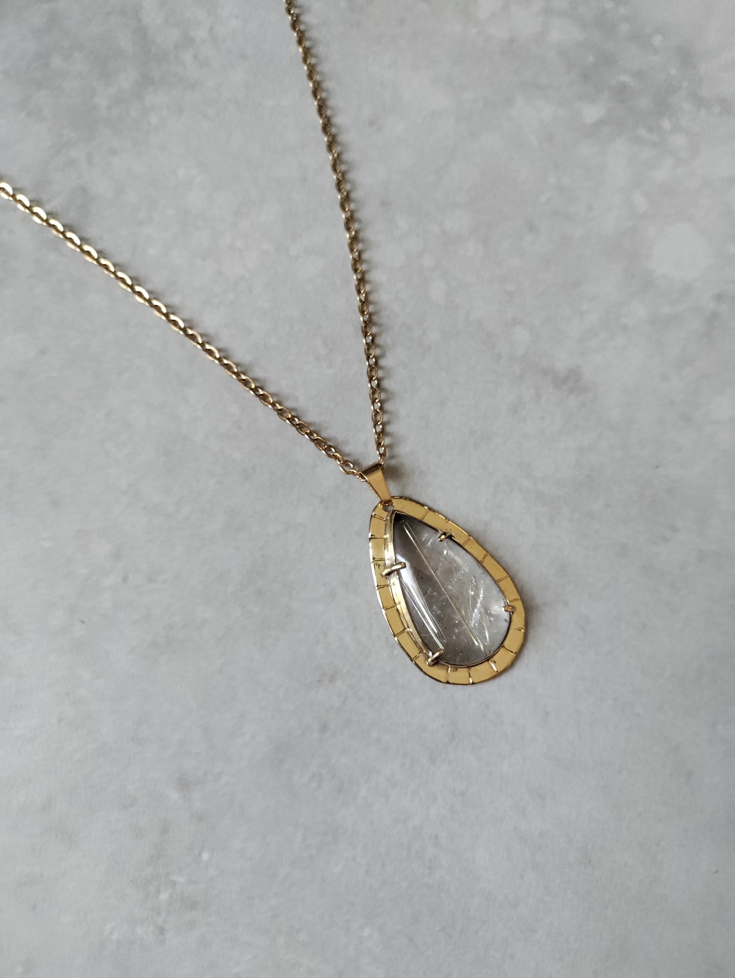 Golden rutilated quartz necklace LEIA&CO