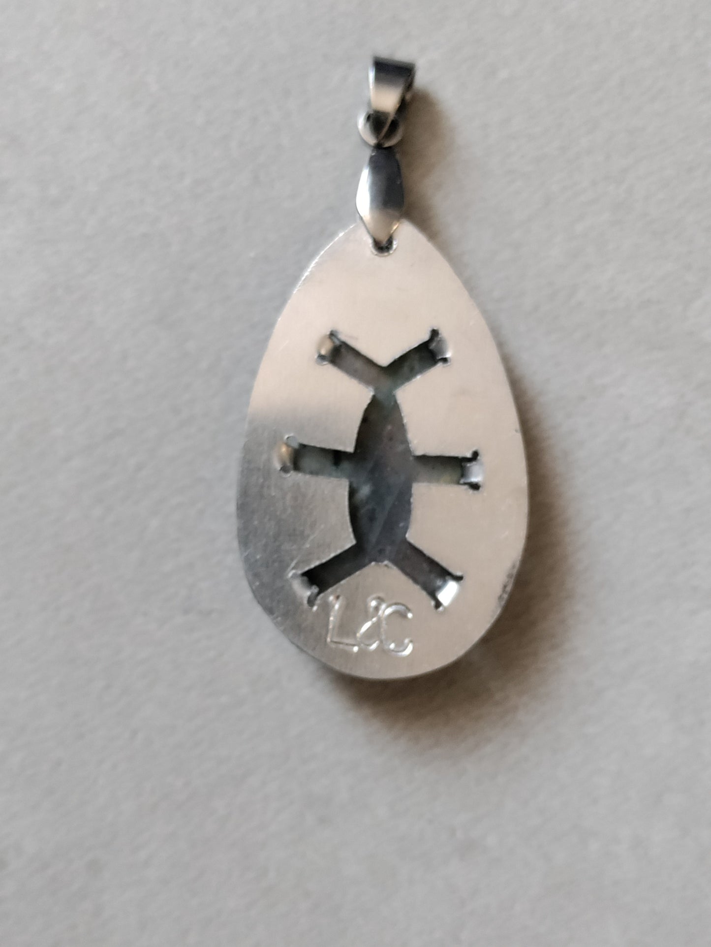 Pendentif goutte Labradorite naturelle facettée multicolore LEIA&CO