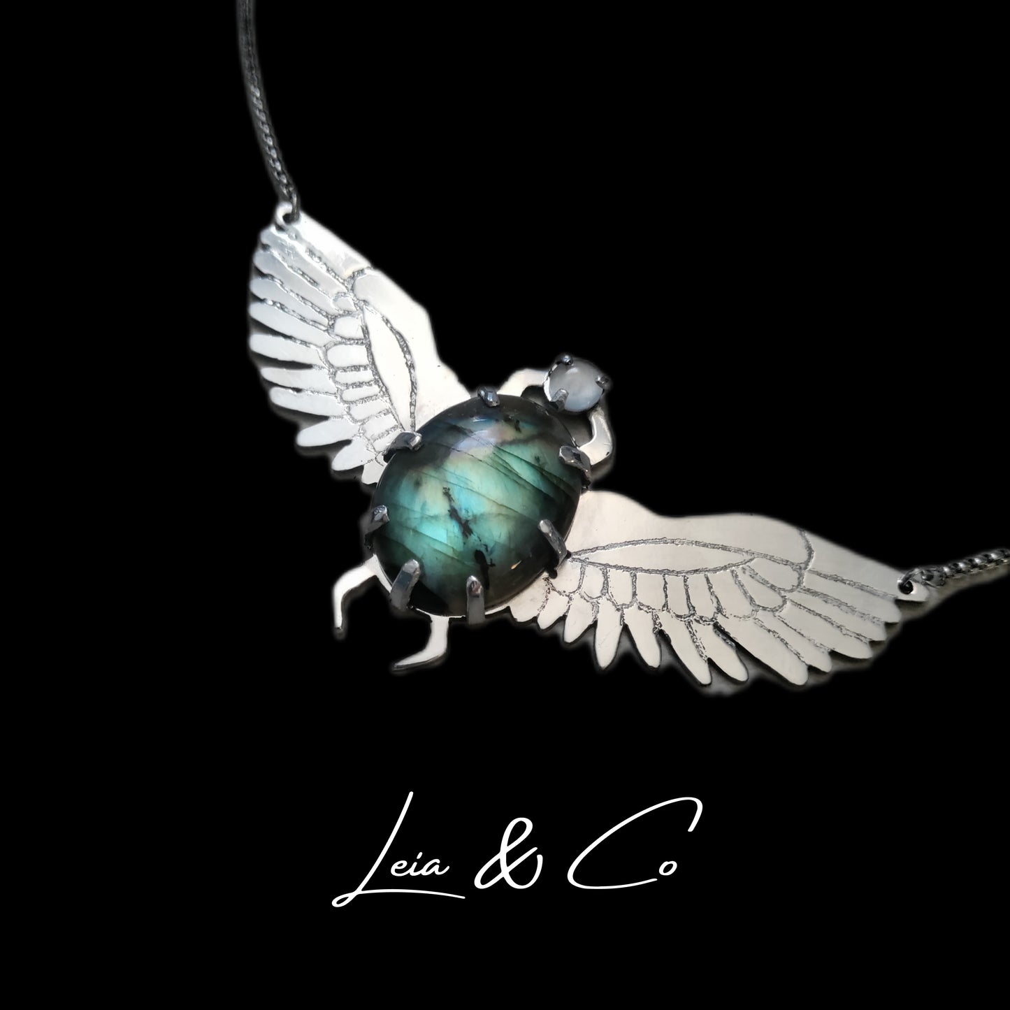 Collier Khepri scarabée égyptien avec pierre