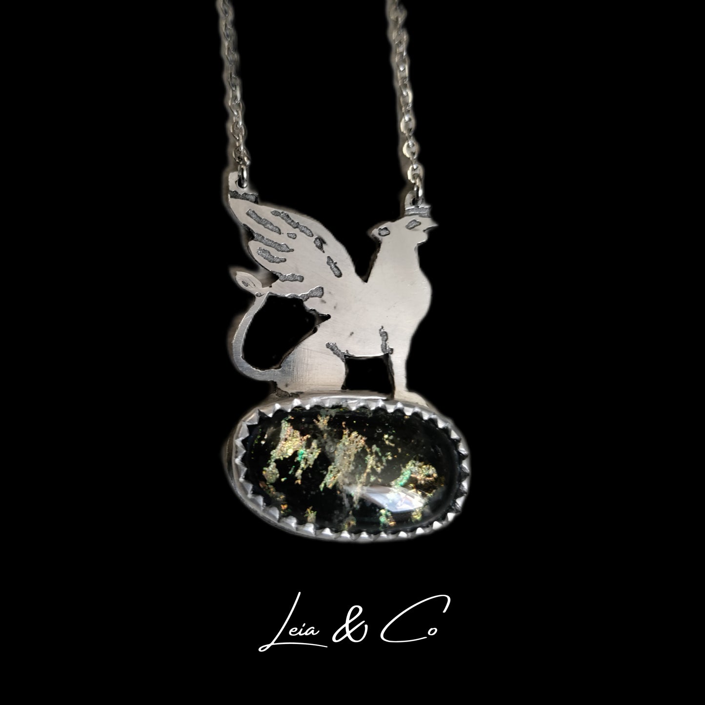 Collier argenté Griffon et verre dichroïque multicolore LEIA&CO