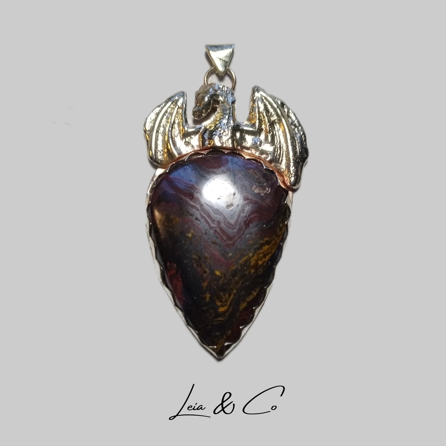 Amulette dragon doré avec pierre tigre de fer LEIA&CO