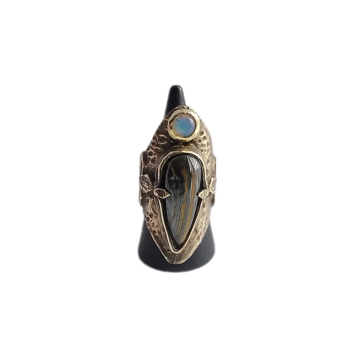 Bague massive antique avec tigre de fer et opalite LEIA&CO