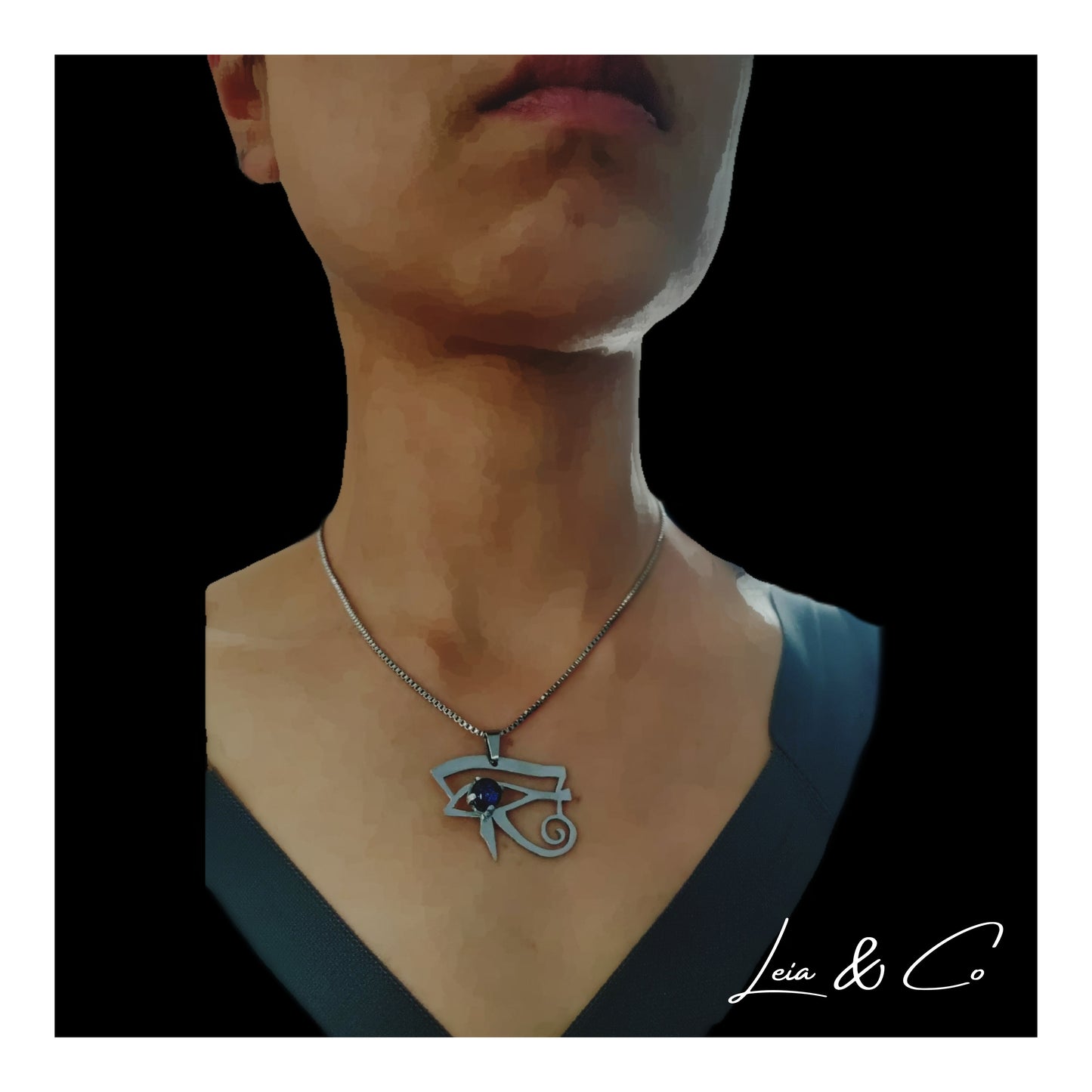 Pendentif symbole égyptien oeil d'Horus argenté et bleu LEIA&CO