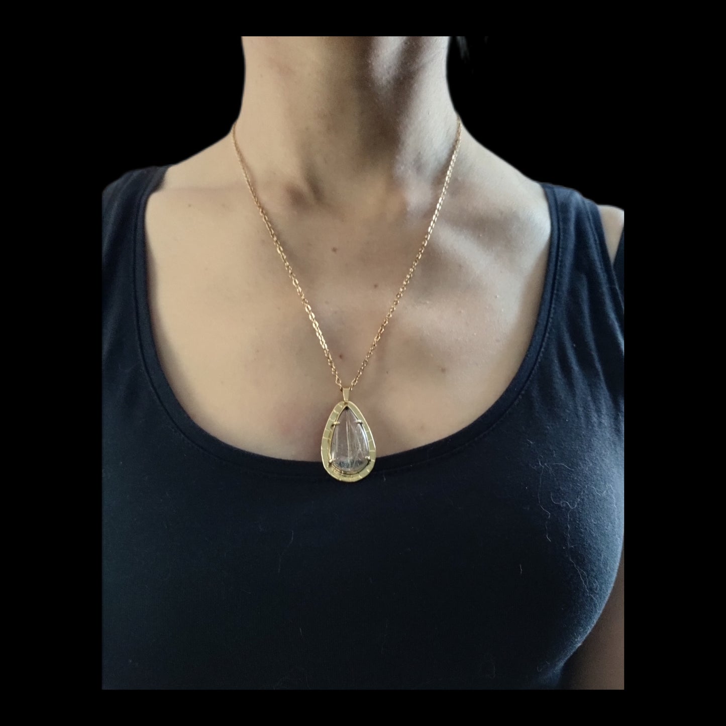 Golden rutilated quartz necklace LEIA&CO