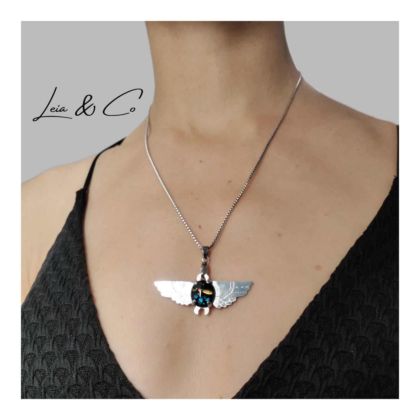 Pendentif scarabée égyptien Khepri verre coloré LEIA&CO