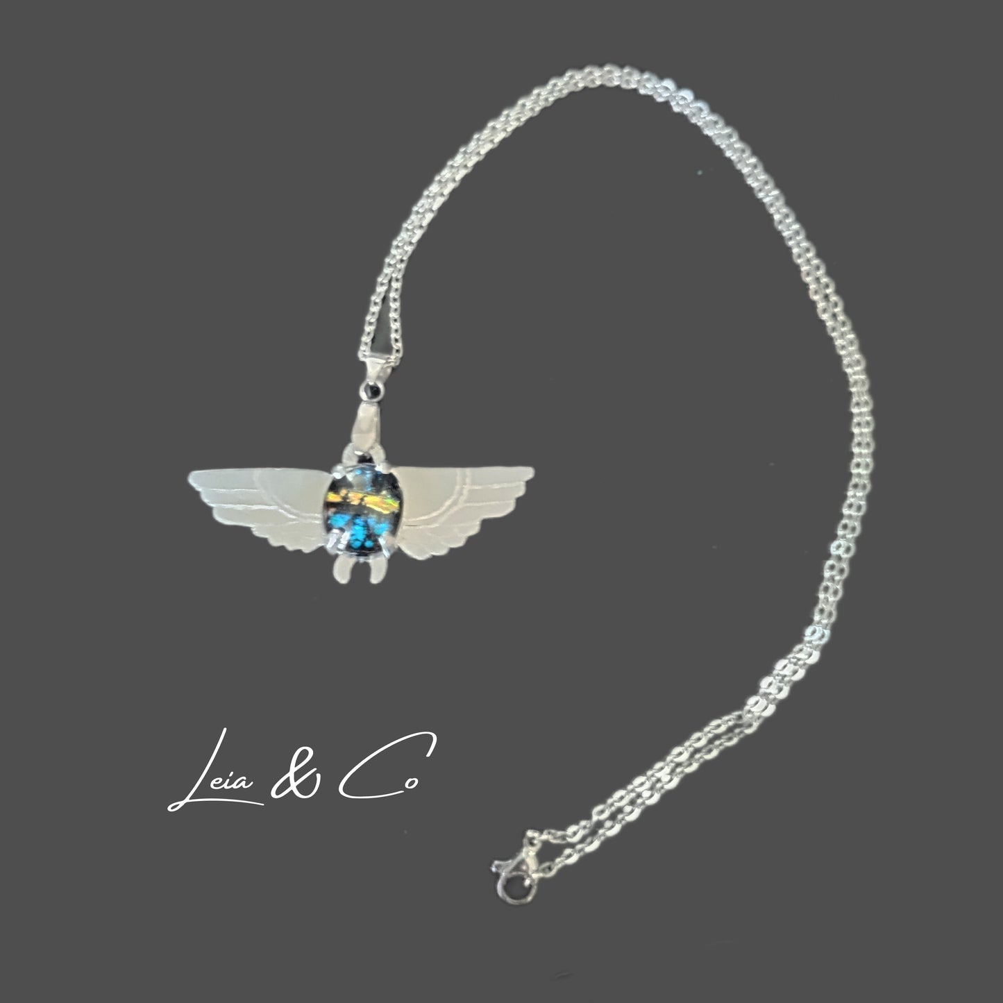 Pendentif scarabée égyptien Khepri verre coloré LEIA&CO