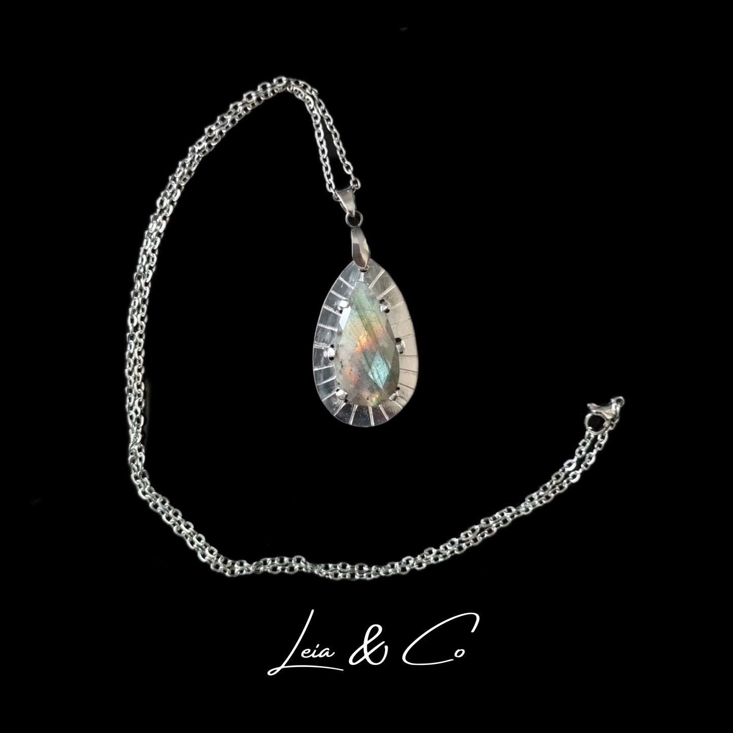 Pendentif goutte Labradorite naturelle facettée multicolore LEIA&CO