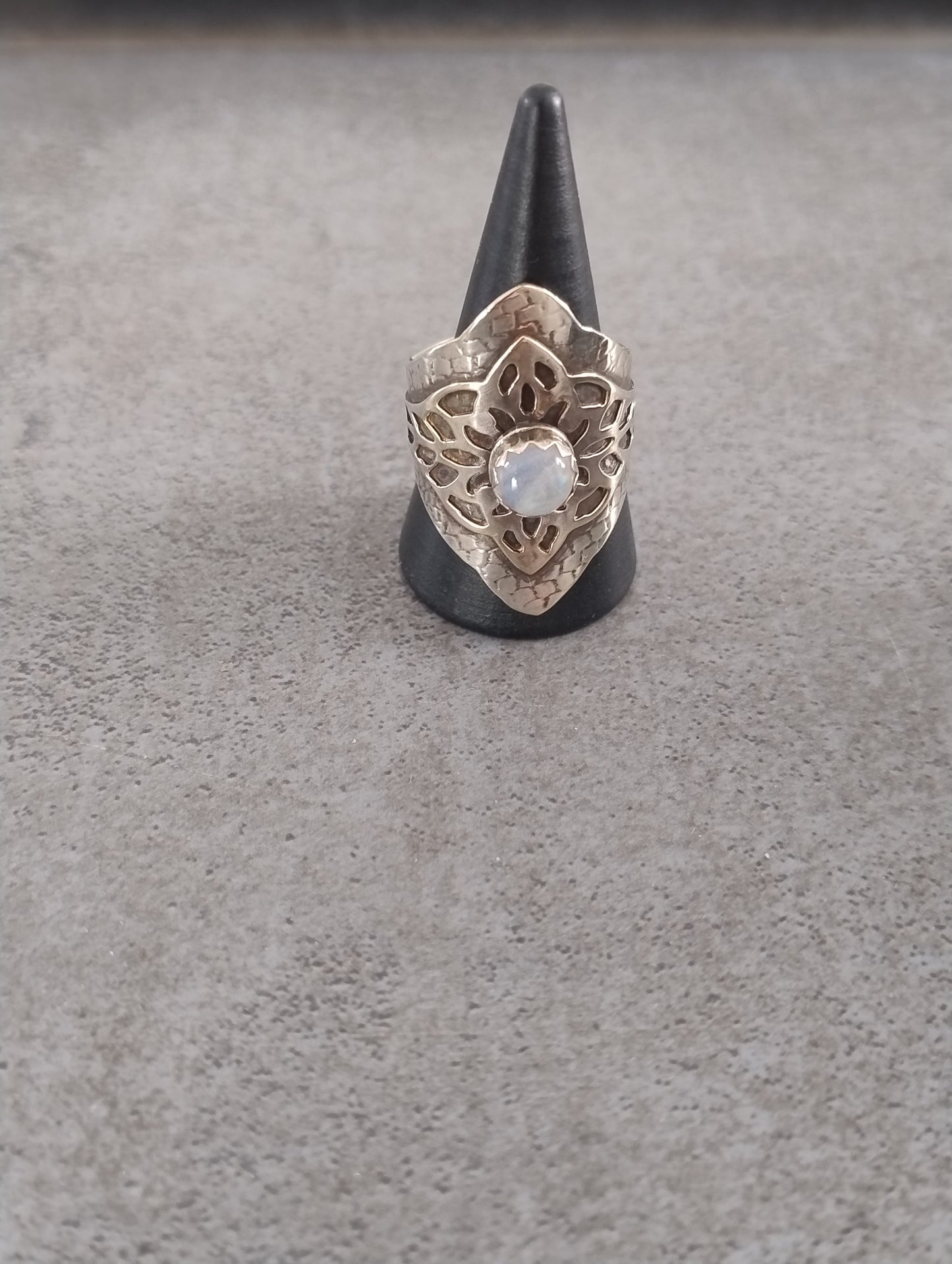 LEIA&CO silver color mandala and moonstone signet ring