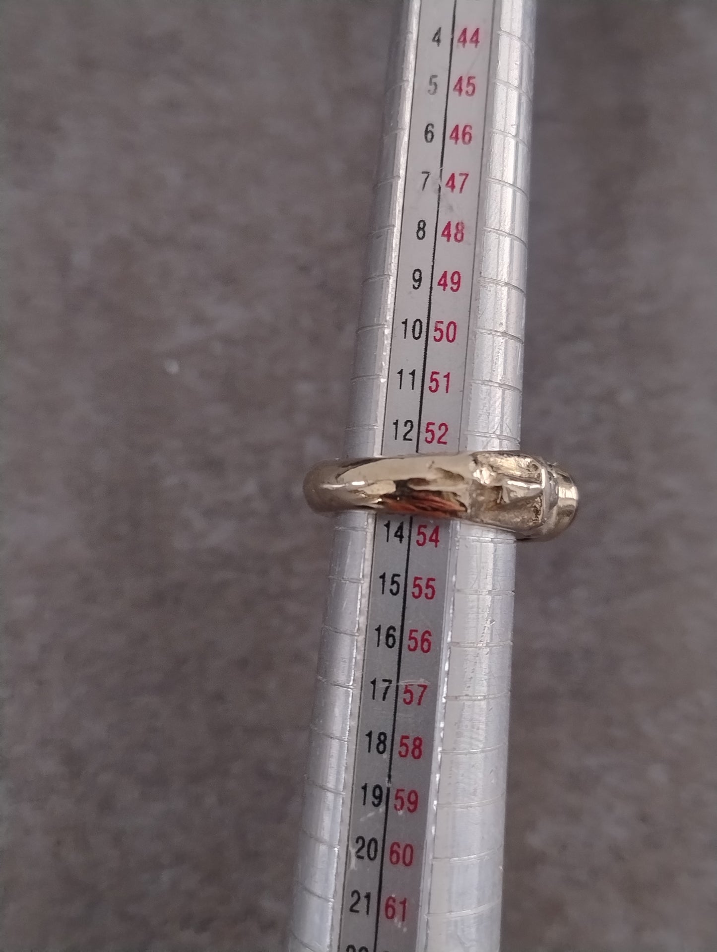 Bague Ankh argentée et pierre rouge LEIA&CO