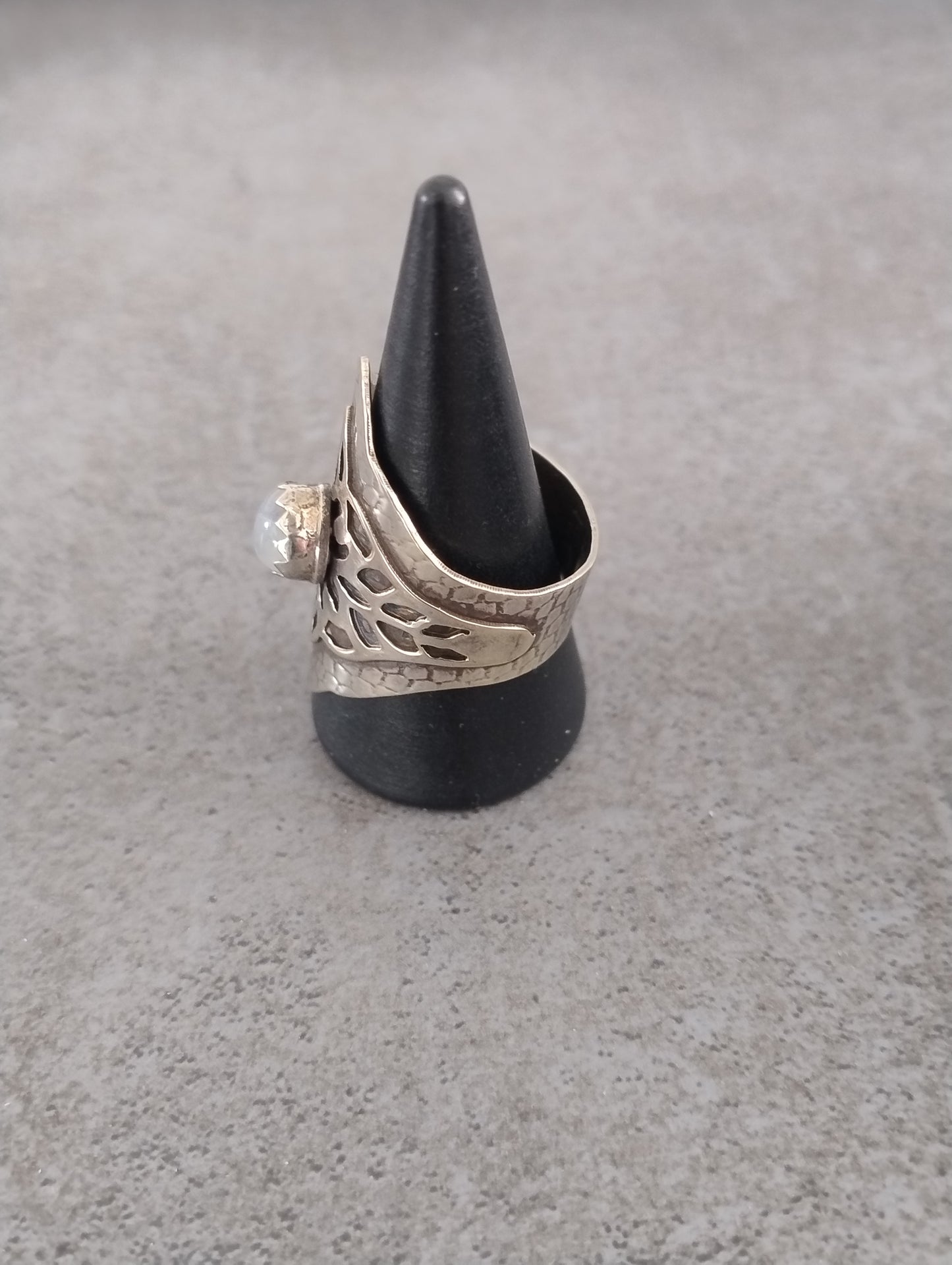 LEIA&CO silver color mandala and moonstone signet ring