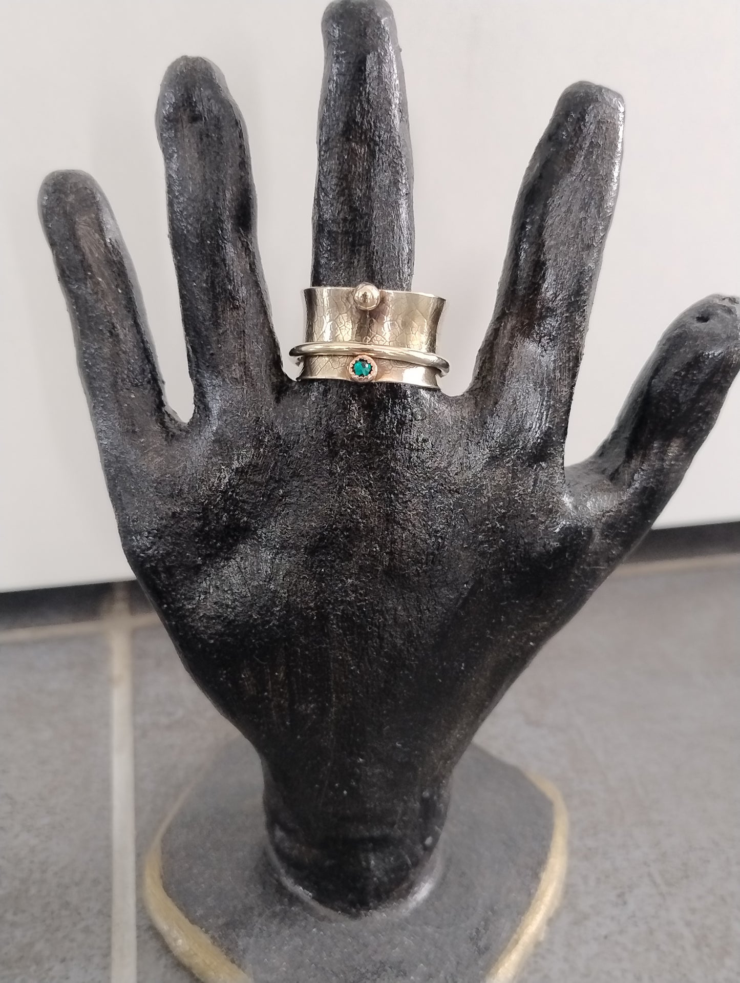 Bague anti stress avec strass vert