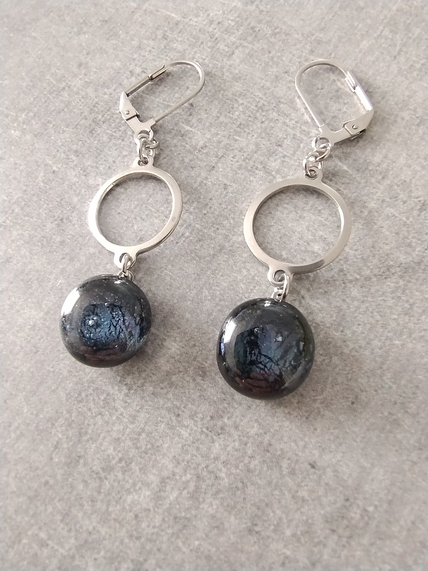 Boucles d'oreilles pendantes avec verre dichroïque multicolore LEIA&CO