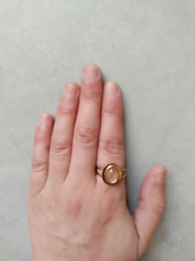 Bague anneau double en laiton avec quartz rose LEIA&CO