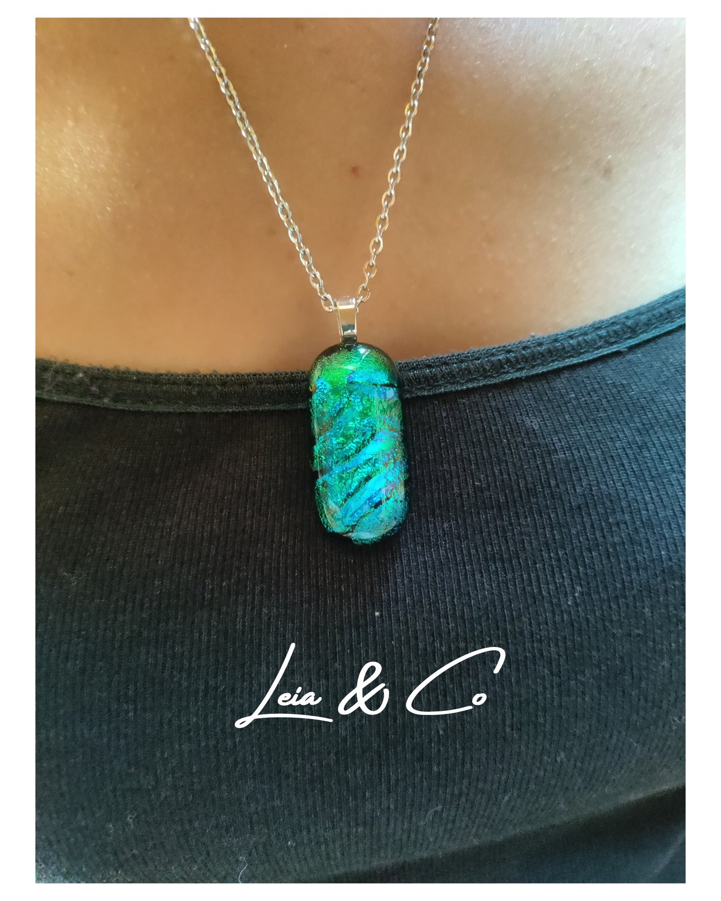 Pendentif en verre dichroïque bleu turquoise vert LEIA&CO