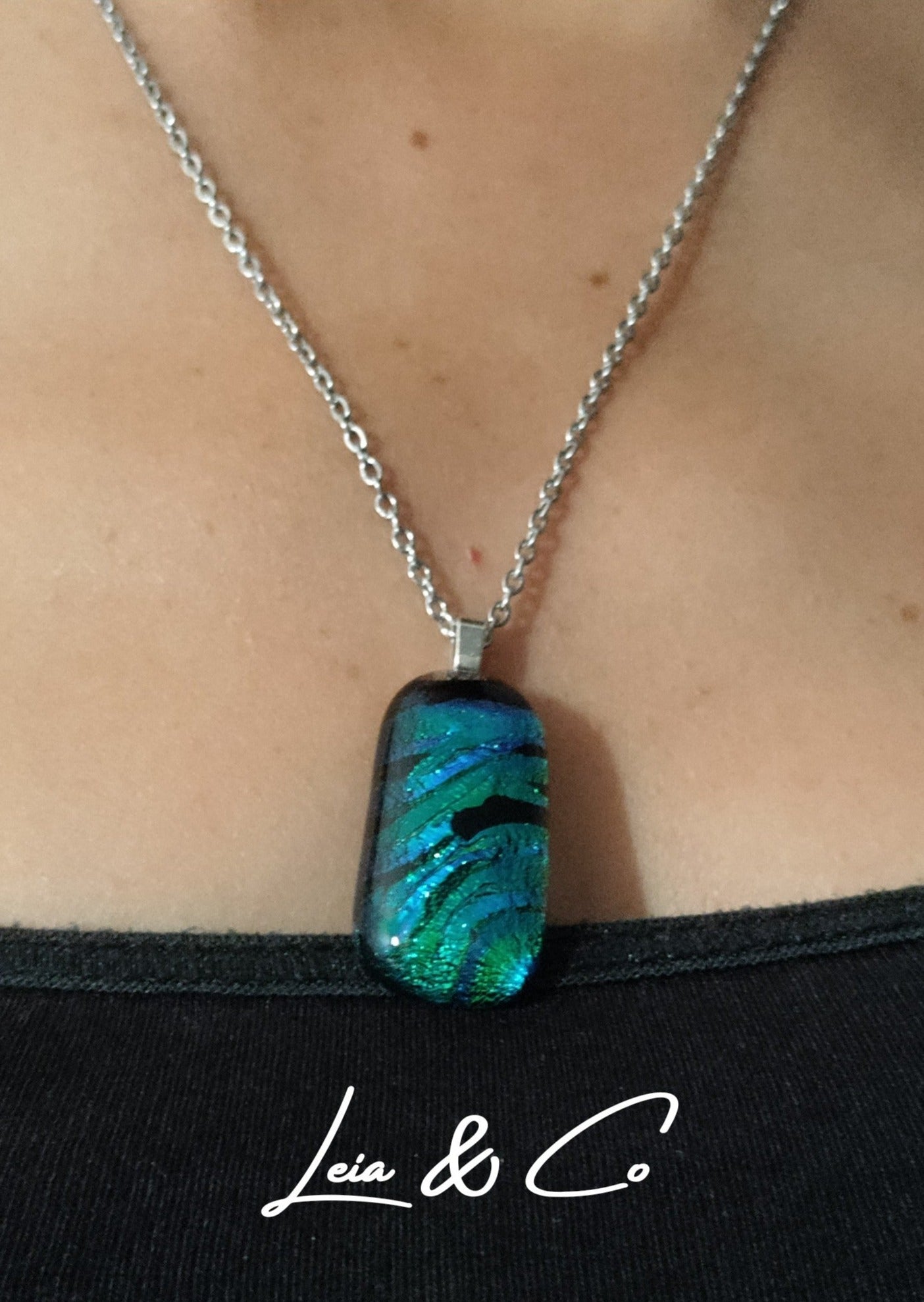 Pendentif en verre dichroïque bleu turquoise vert LEIA&CO
