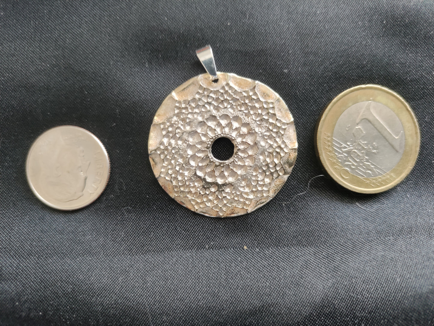 Pendentif Mandala en bronze blanc et doré LEIA&CO