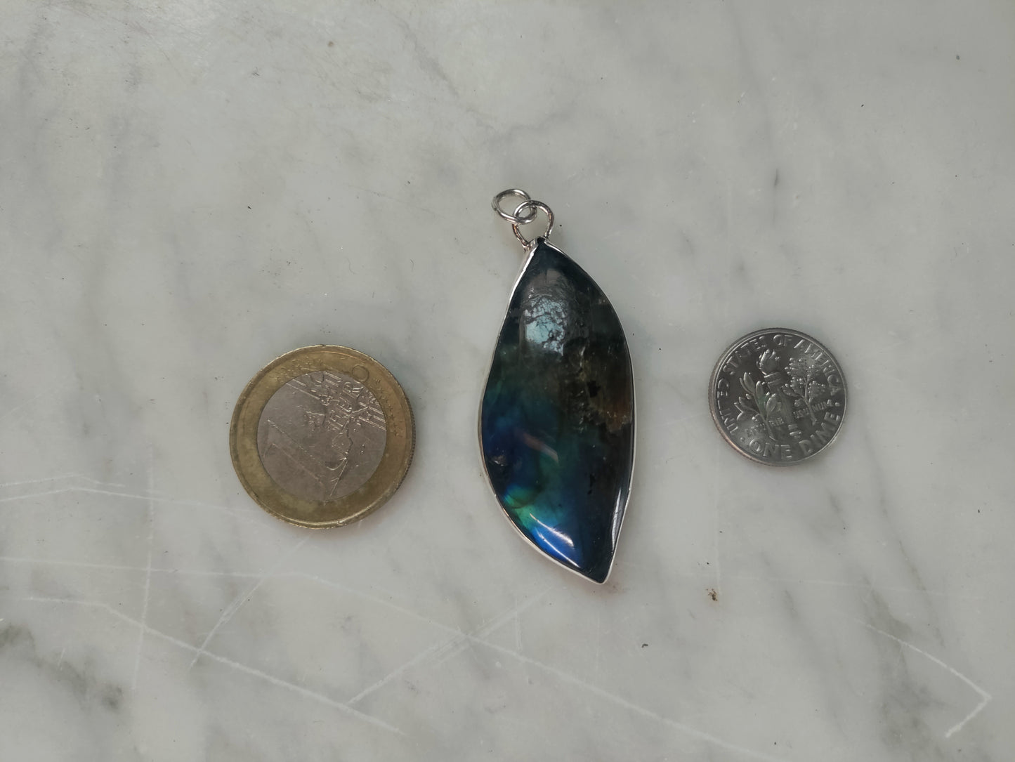 Pendentif argenté Labradorite naturelle flash bleu LEIA&CO