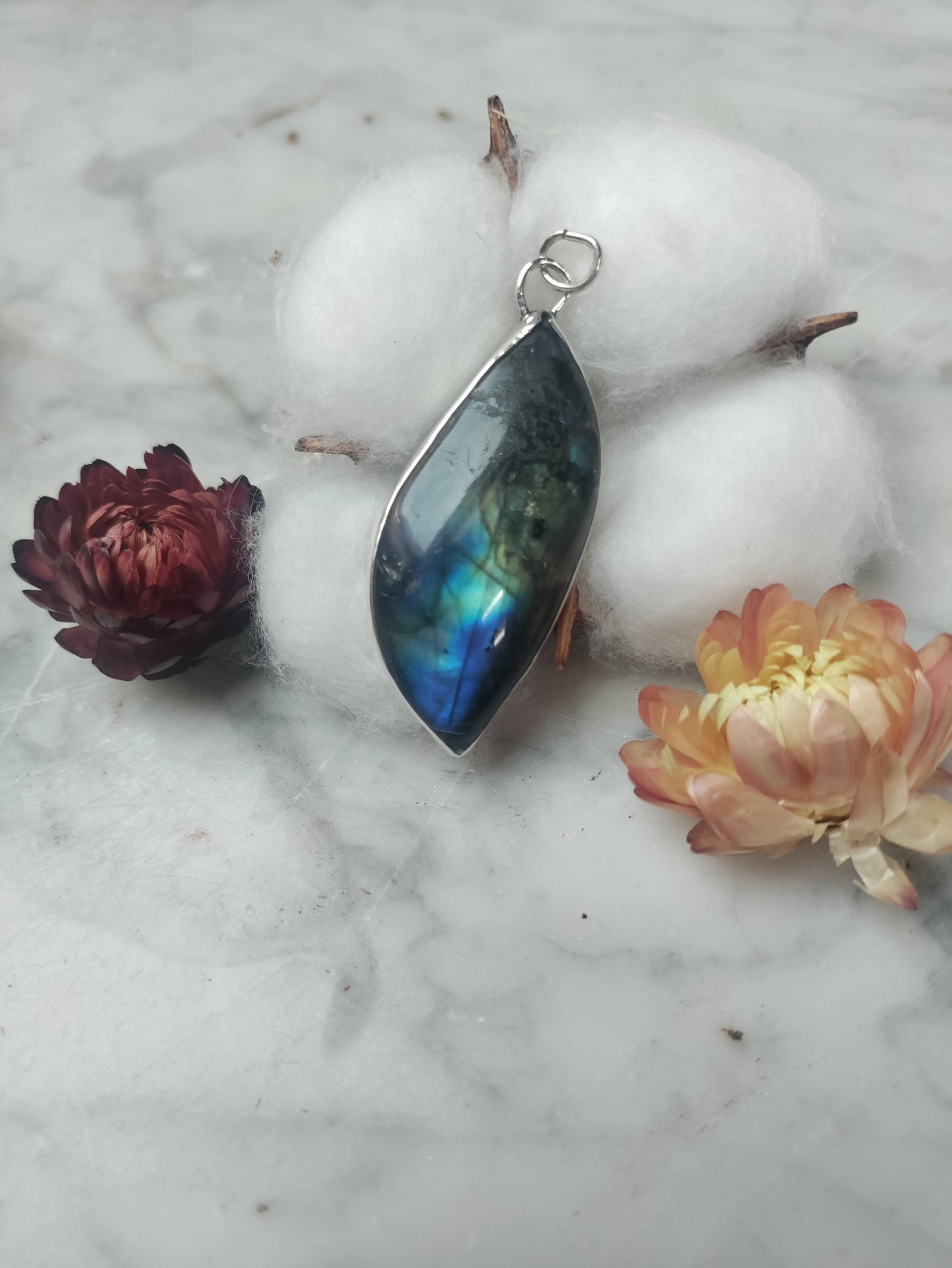 Pendentif argenté Labradorite naturelle flash bleu LEIA&CO