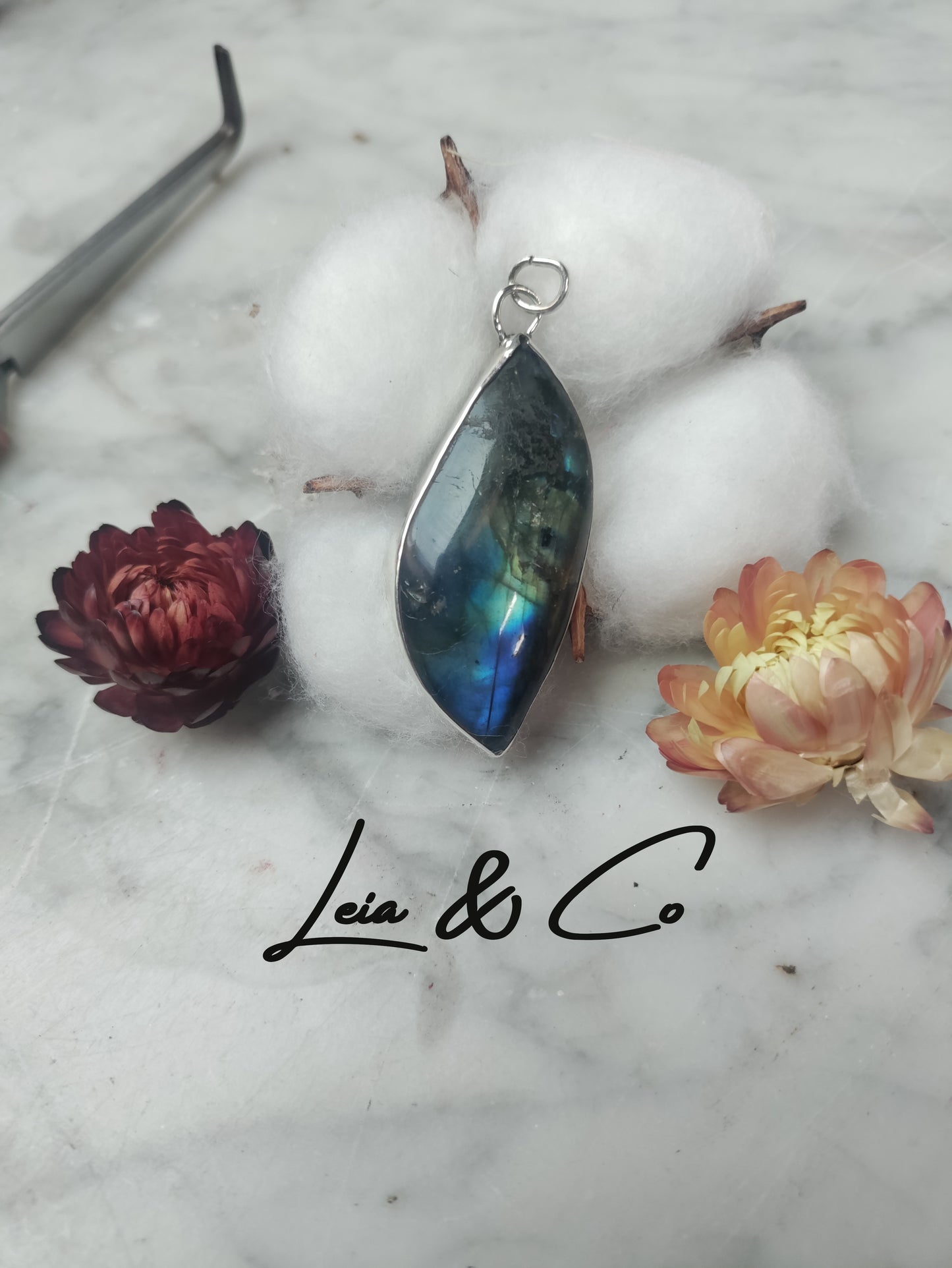 Pendentif argenté Labradorite naturelle flash bleu LEIA&CO
