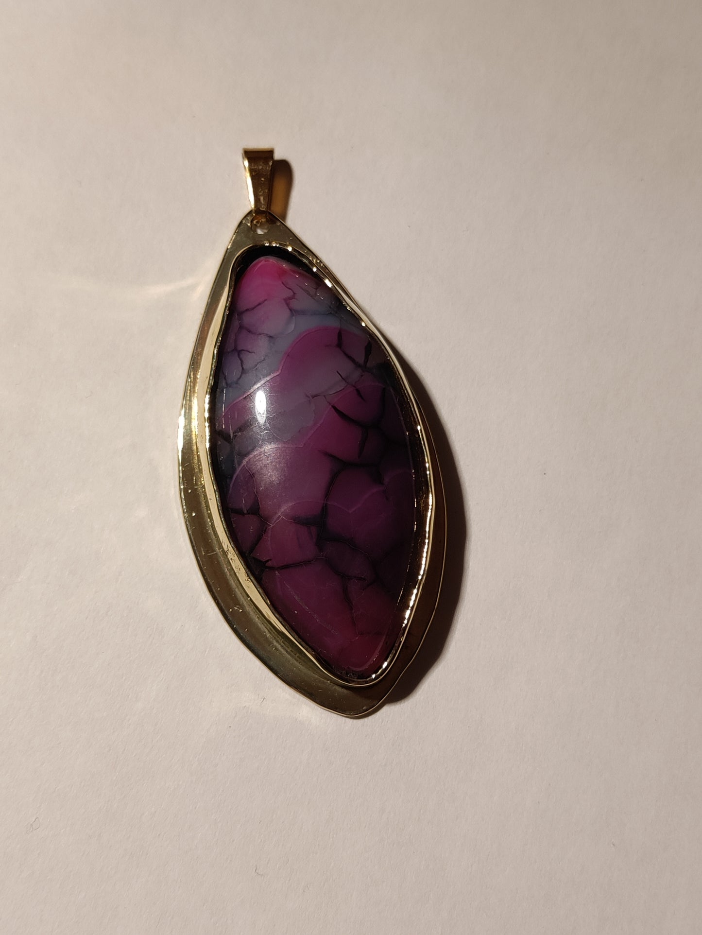 Pendentif laiton doré et agate rose veines de dragon LEIA&CO
