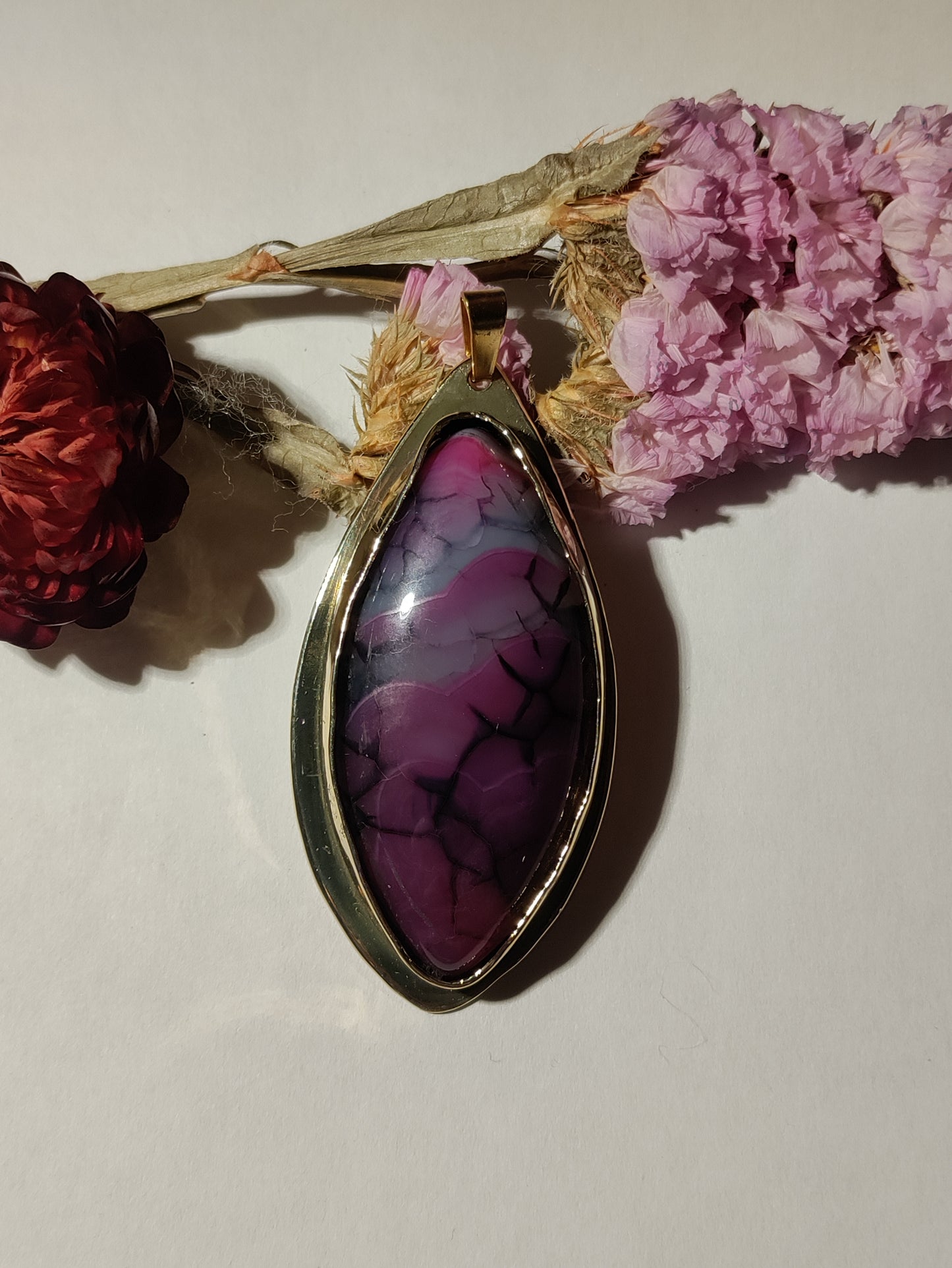 Pendentif laiton doré et agate rose veines de dragon LEIA&CO