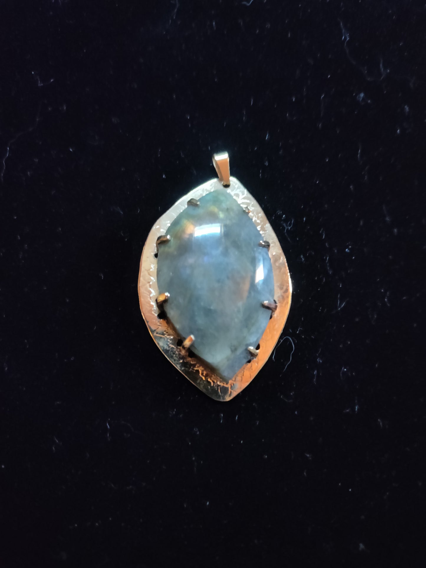 Pendentif laiton doré et pierre naturelle de Labradorite bleue LEIA&CO