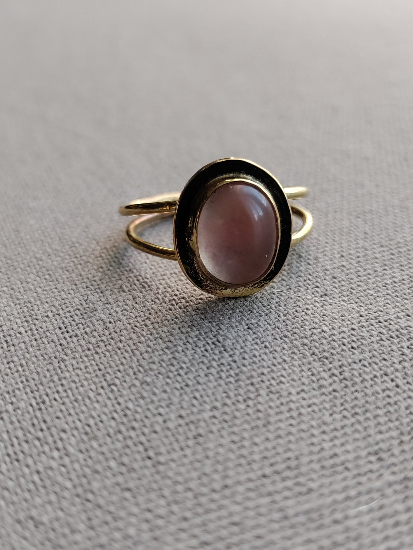 Bague anneau double en laiton avec quartz rose LEIA&CO