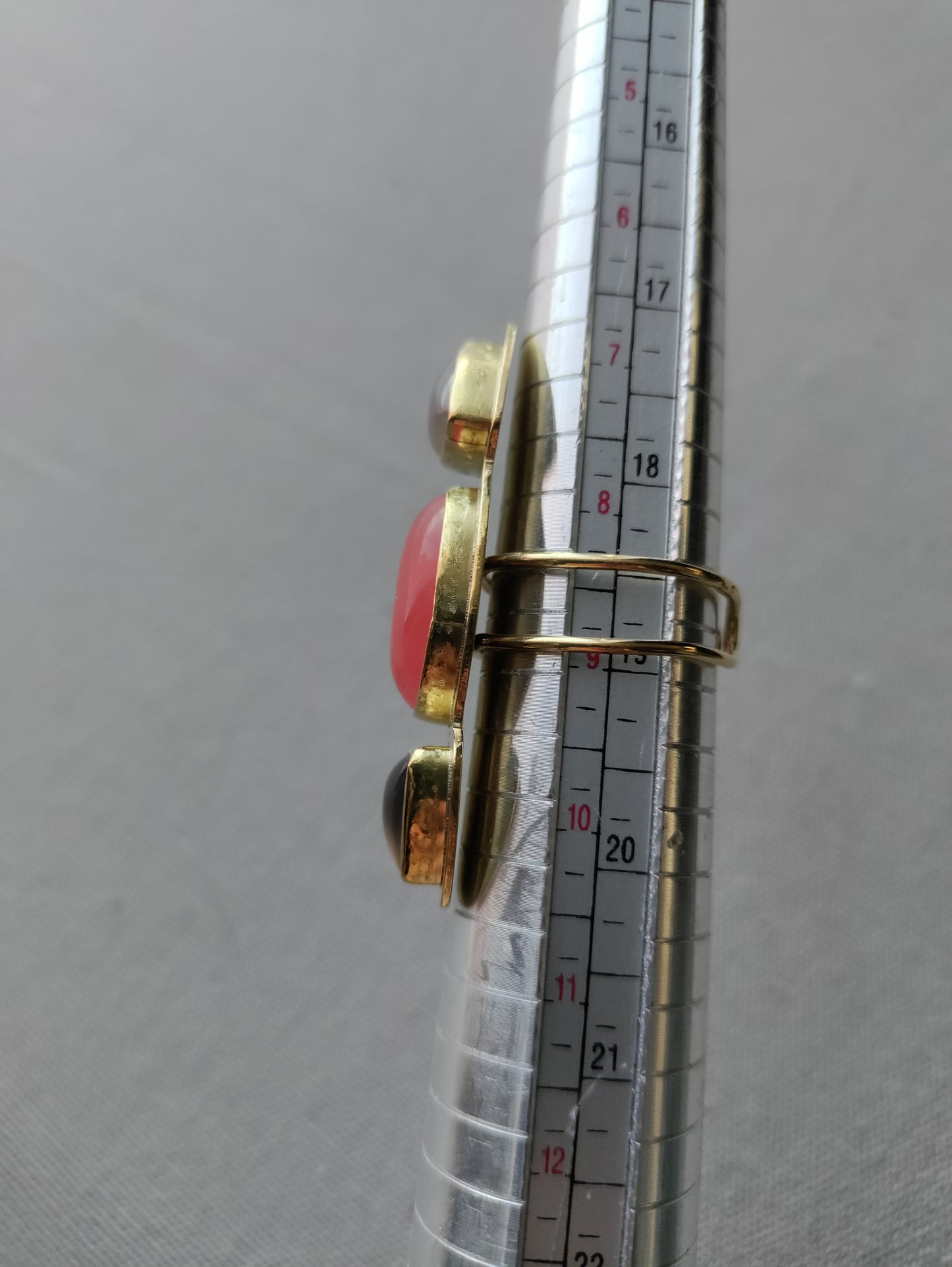 Bague longue dorée multi pierres roses LEIA&CO taille ajustable 59FR