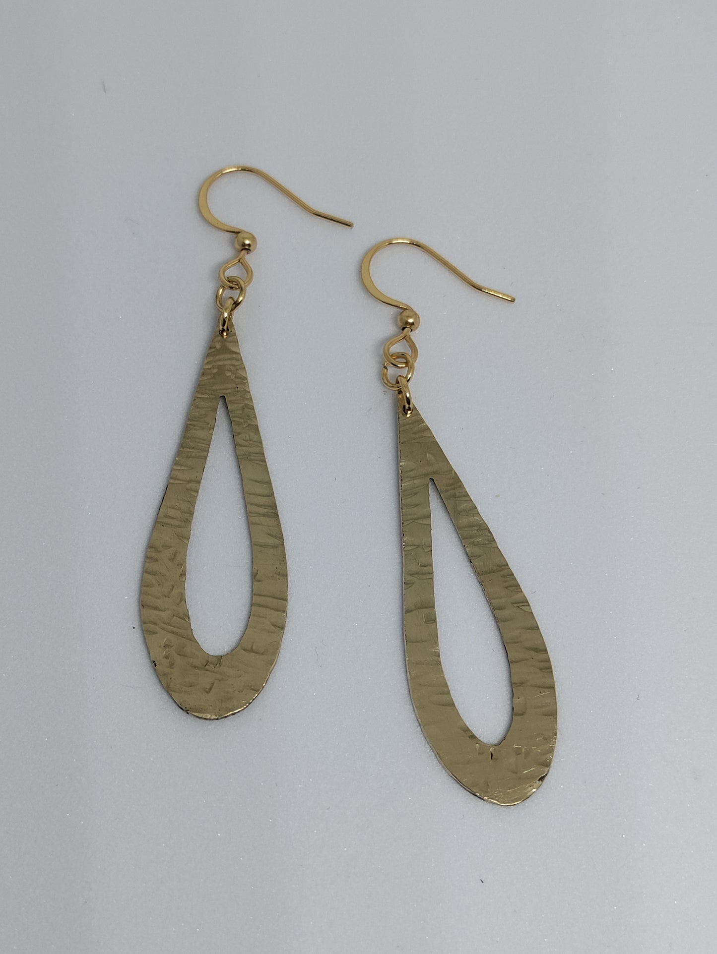 Boucles d'oreilles gouttes martelées dorées LEIA&CO