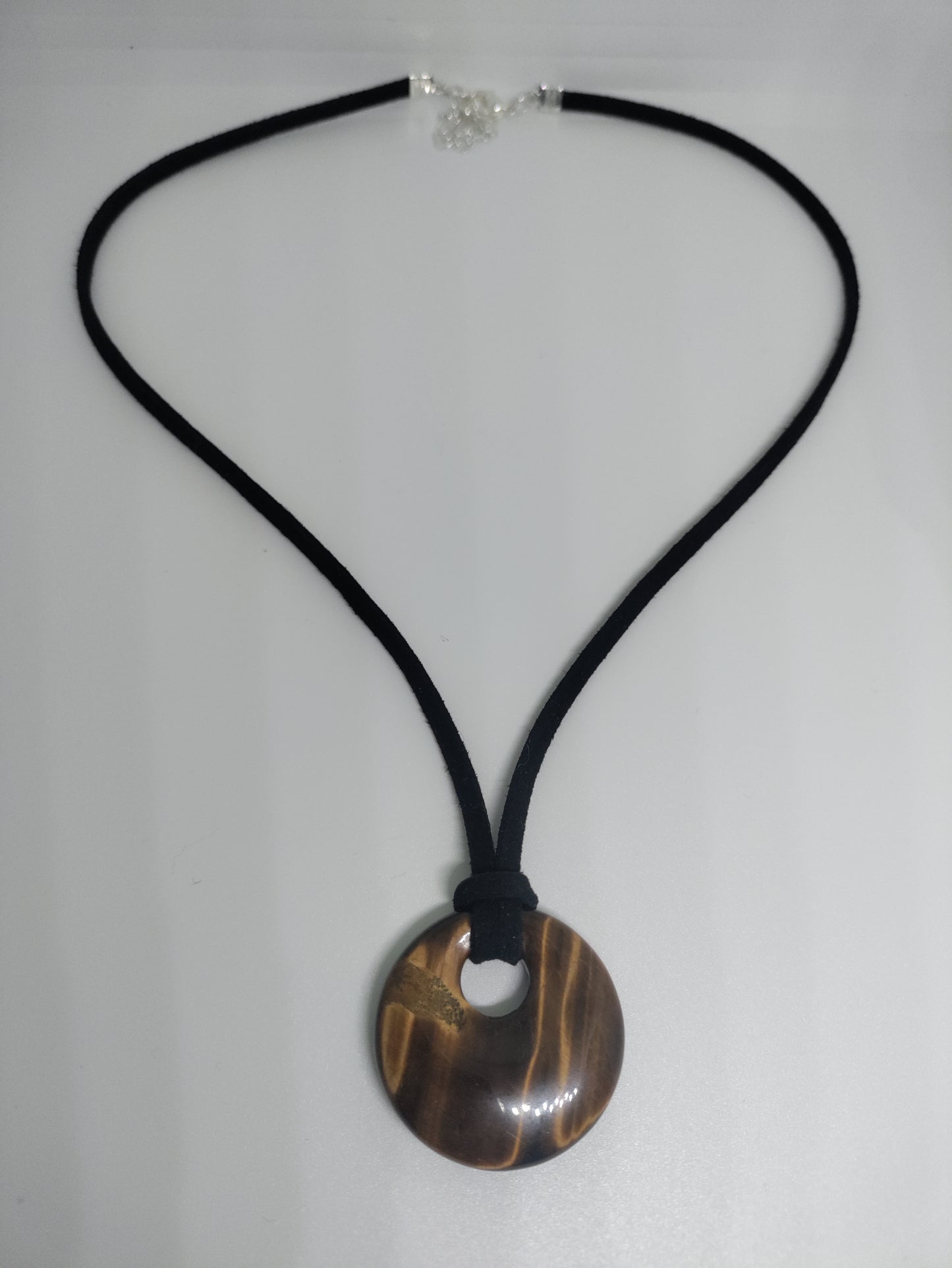 Collier avec pierre ronde Oeil de Tigre LEIA&CO