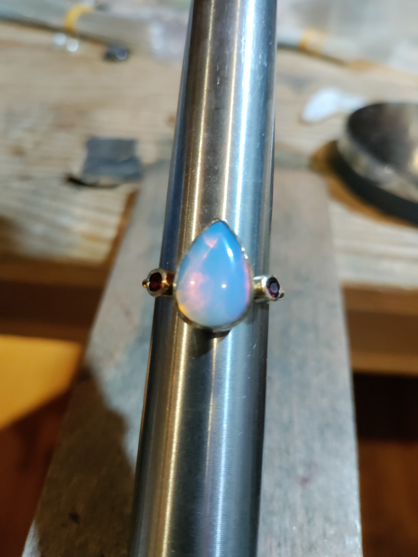 Bague dorée Opalite et rubis synthétiques LEIA&CO taille 7 3/4