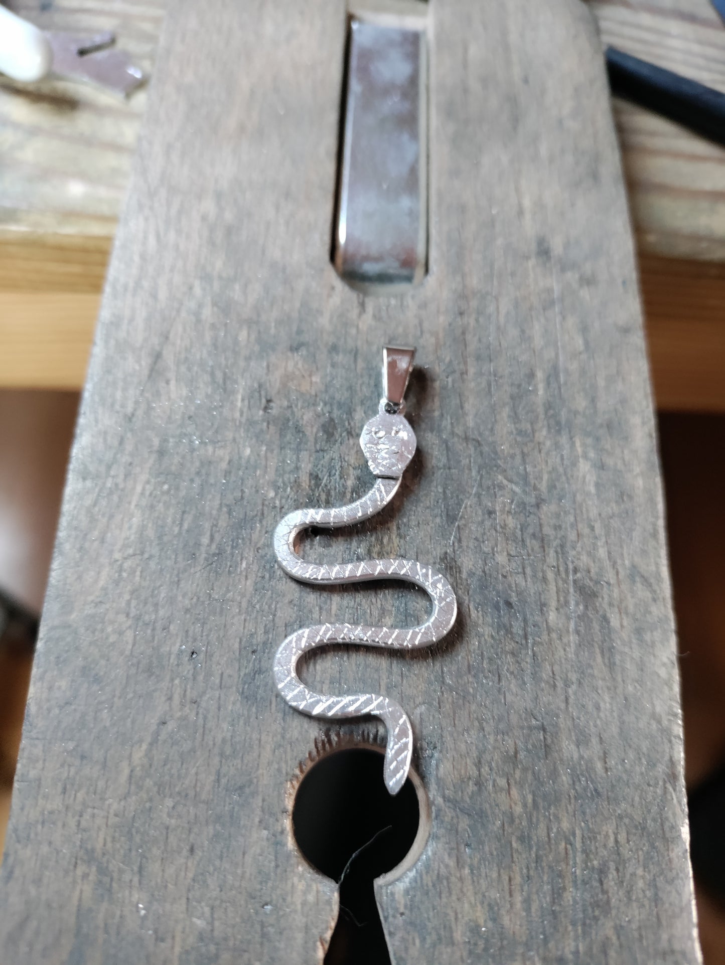 Pendentif serpent argenté LEIA&CO