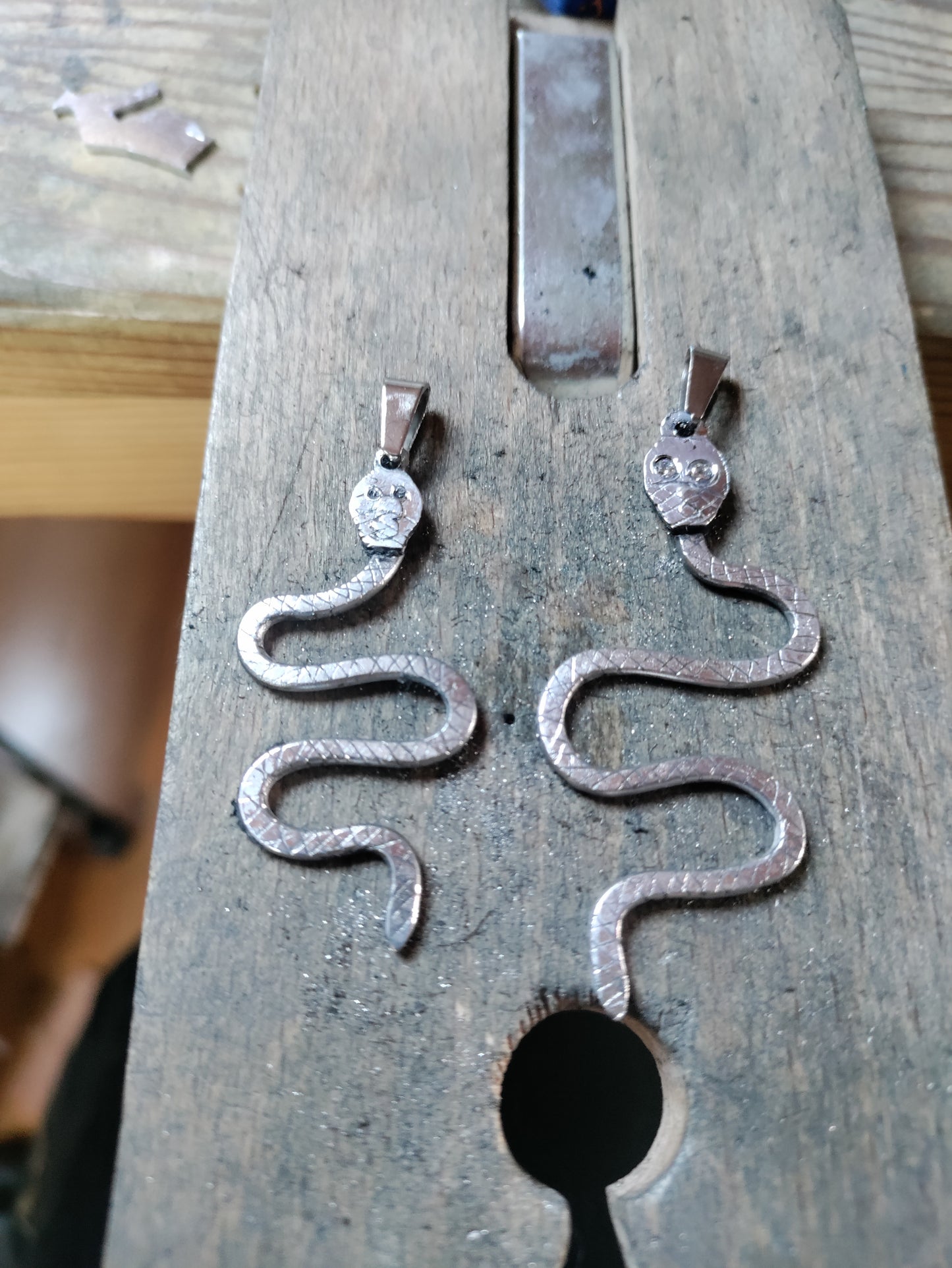 Pendentif serpent argenté LEIA&CO