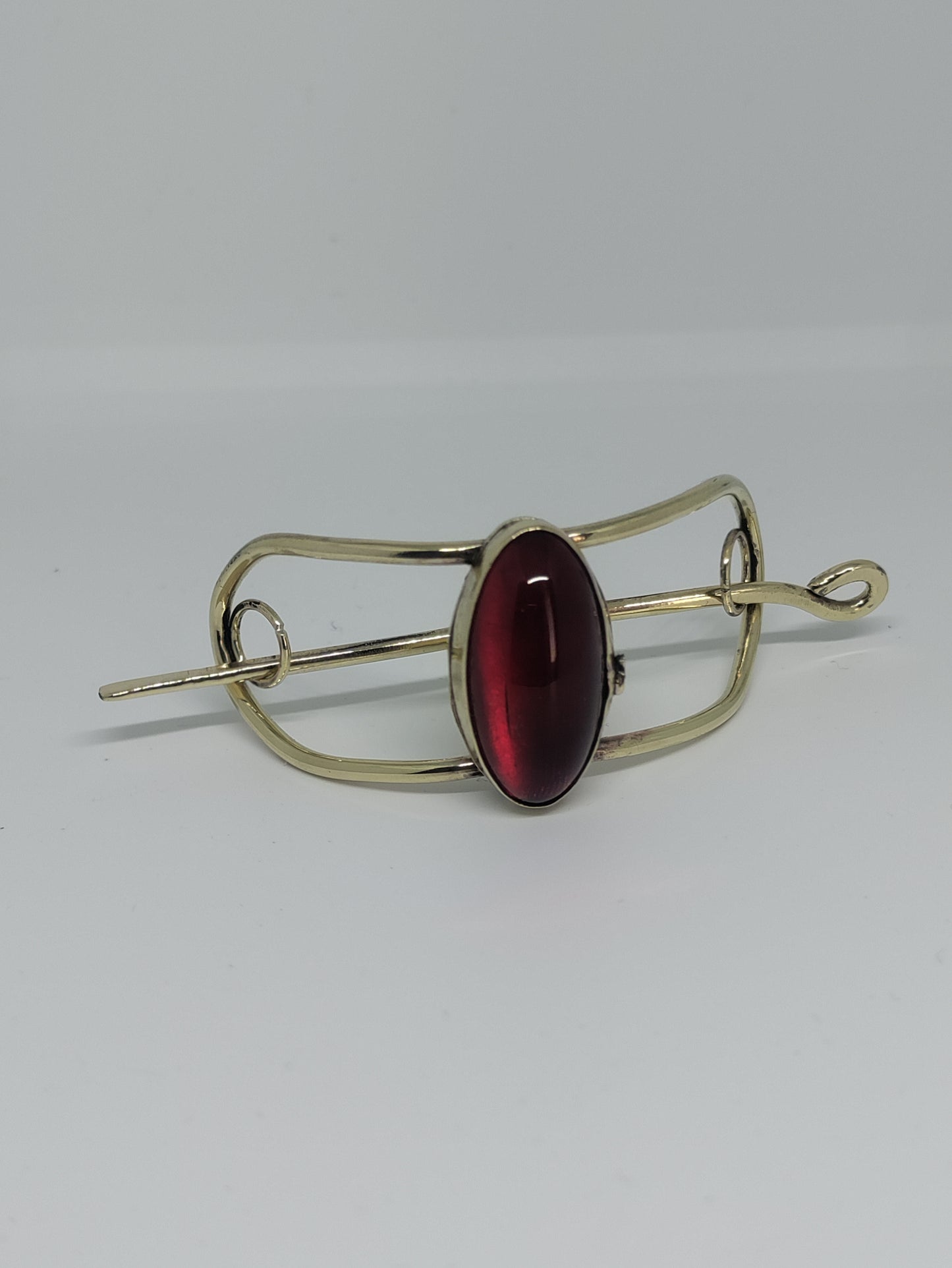 Barrette dorée avec pierre rouge LEIA&CO