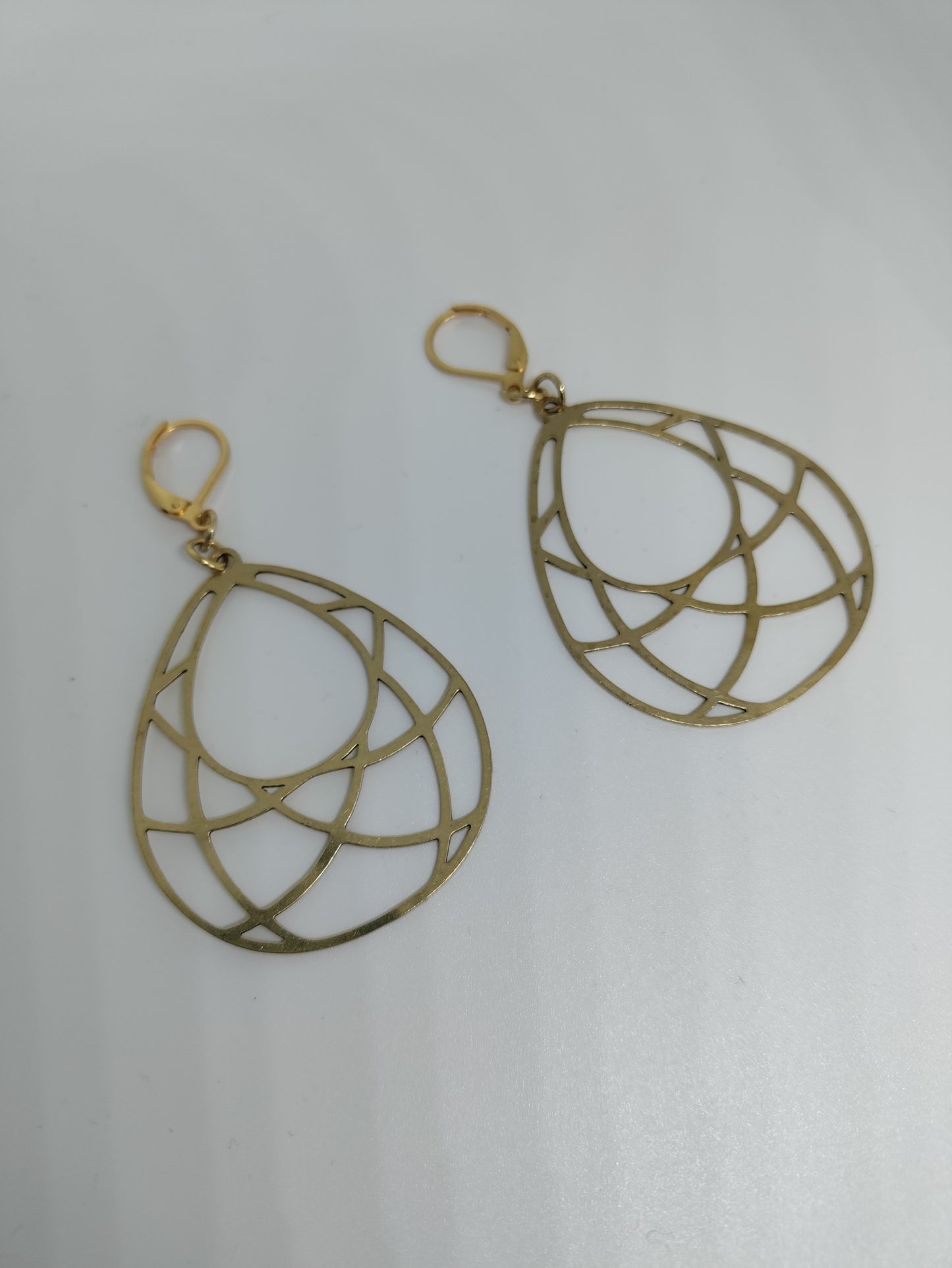 Boucles d'oreilles gouttes géométriques dorées LEIA&CO