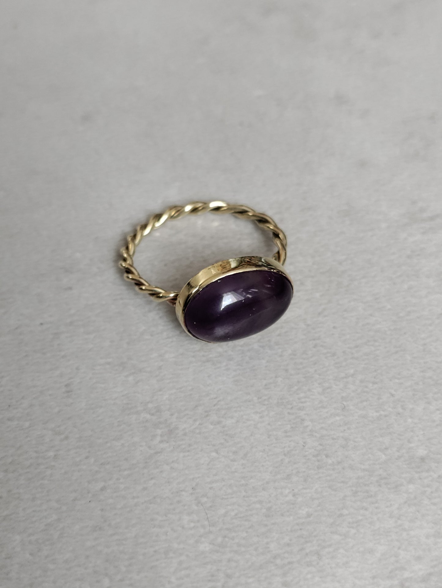 Bague en laiton doré torsadé et améthyste LEIA&CO taille 56