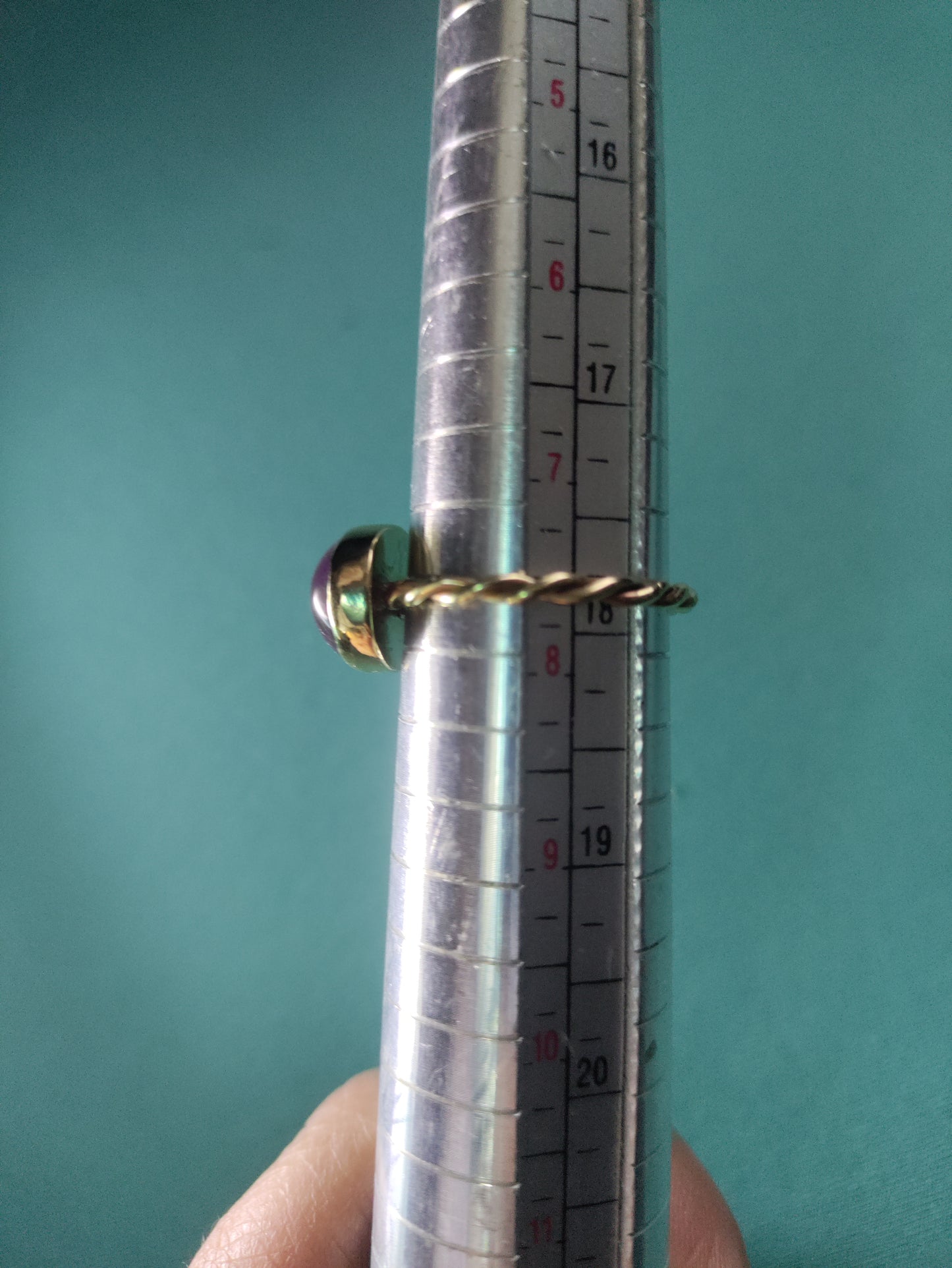 Bague en laiton doré torsadé et améthyste LEIA&CO taille 56